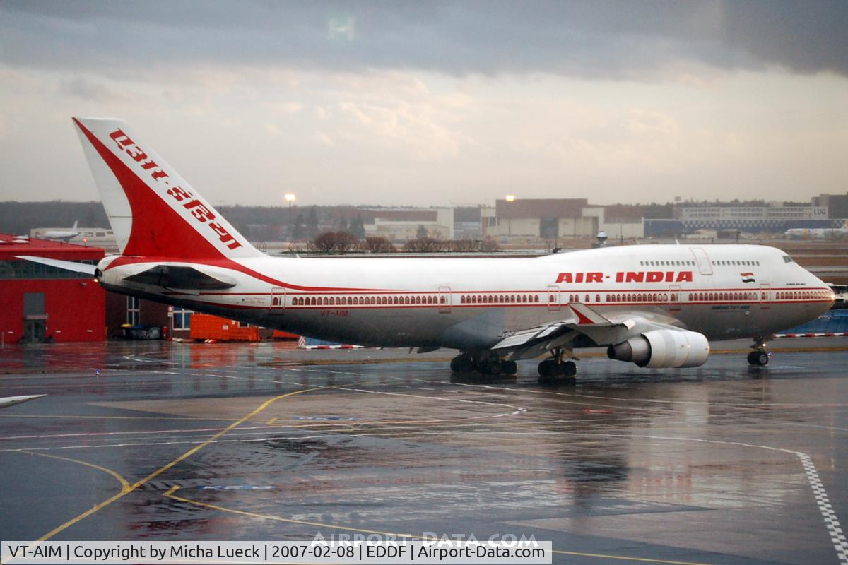 VT-AIM, 1991 Boeing 747-433 C/N 25074, Leaving Frankfurt under threatening skies
