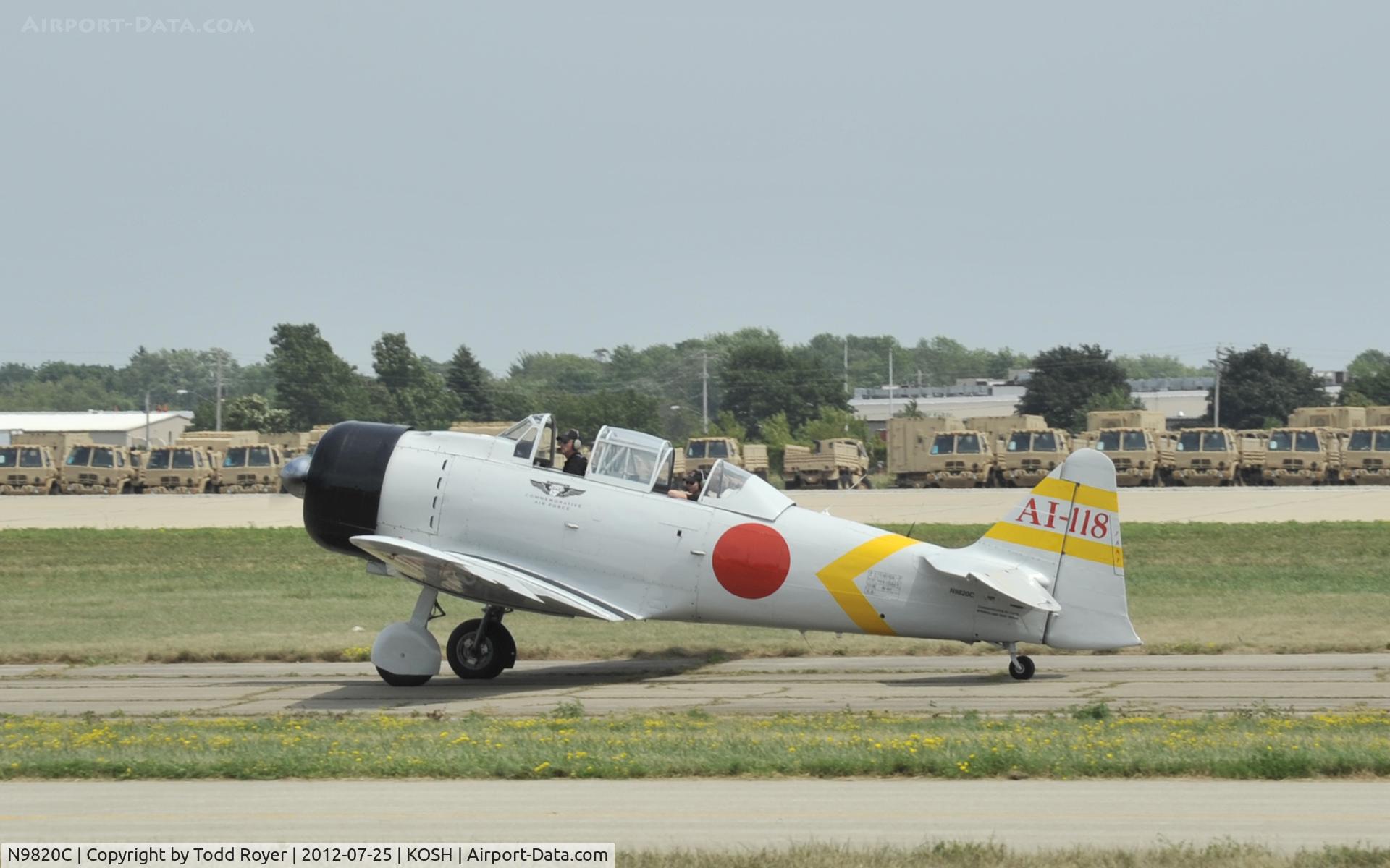 N9820C, 1945 North American SNJ-6 Texan C/N 121-43036, Airventure 2012