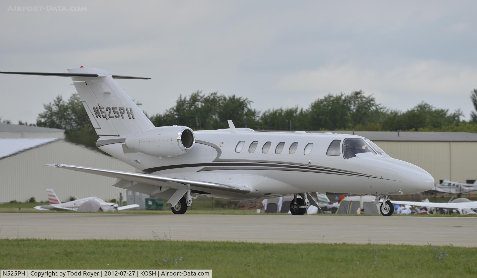 N525PH, 2006 Cessna 525A CitationJet CJ2+ C/N 525A0329, Airventure 2012