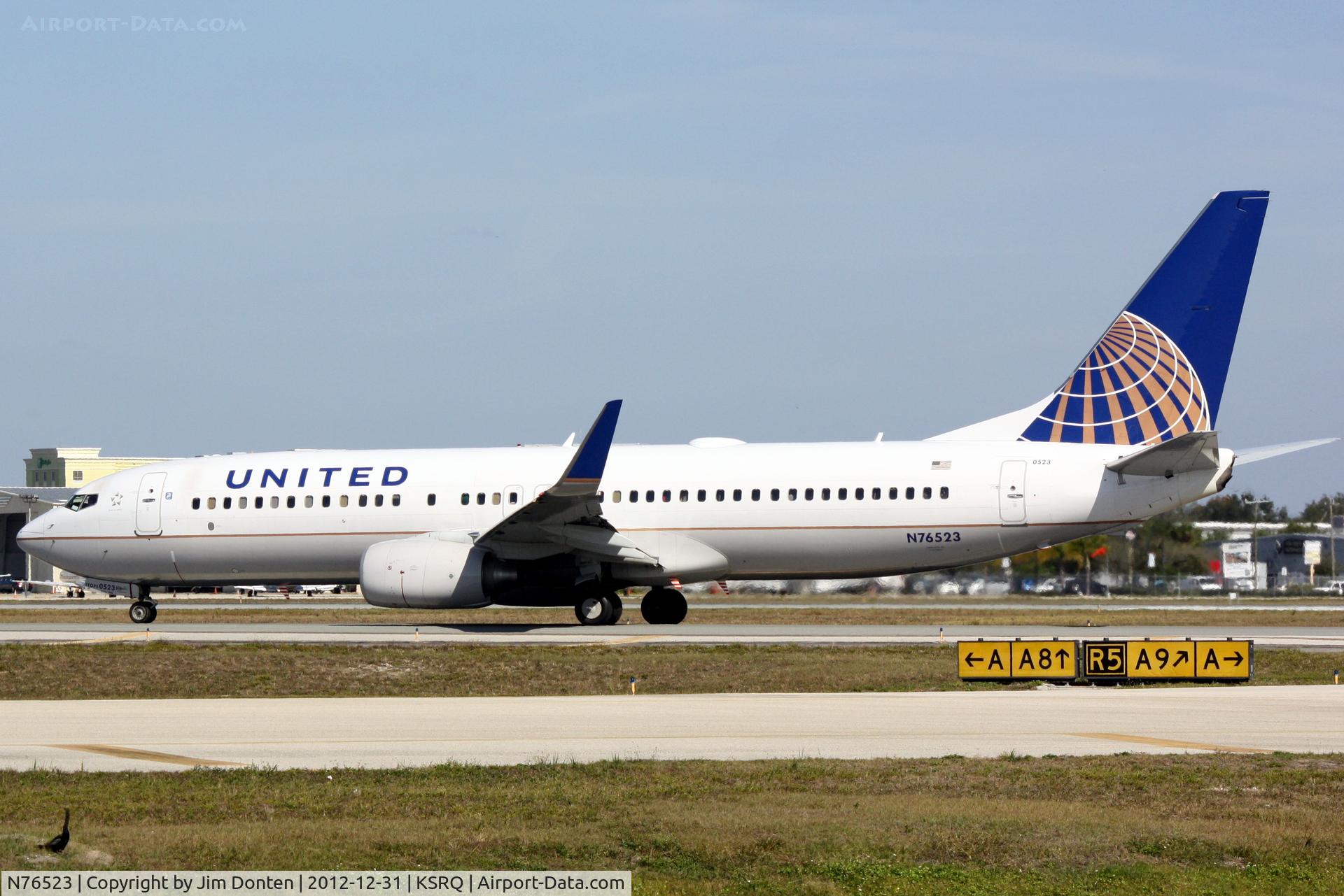 N76523, 2010 Boeing 737-824 C/N 37101, United Flight 1190 (N76523) arrives at Sarasota-Bradenton International Airport following a flight from Chicago-O'Hare International Airport