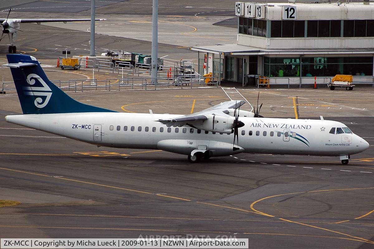ZK-MCC, 2004 ATR 72-212A C/N 714, At Wellington