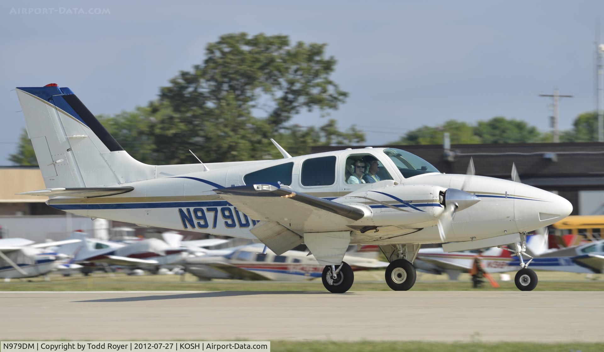 N979DM, 1978 Beech E-55 Baron C/N TE-1132, Airventure 2012