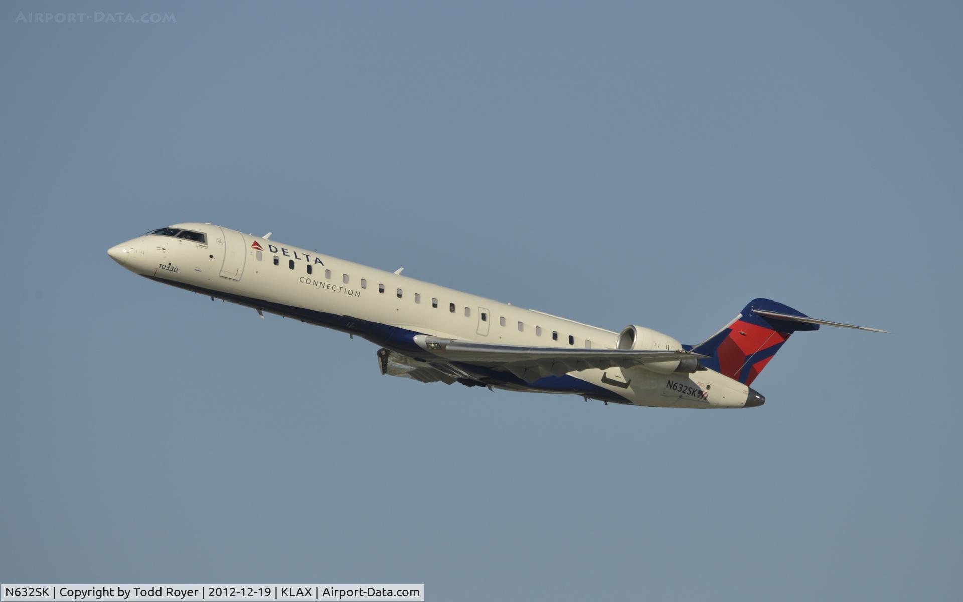 N632SK, Bombardier CRJ-702 (CL-600-2C10) Regional Jet C/N 10330, Departing LAX