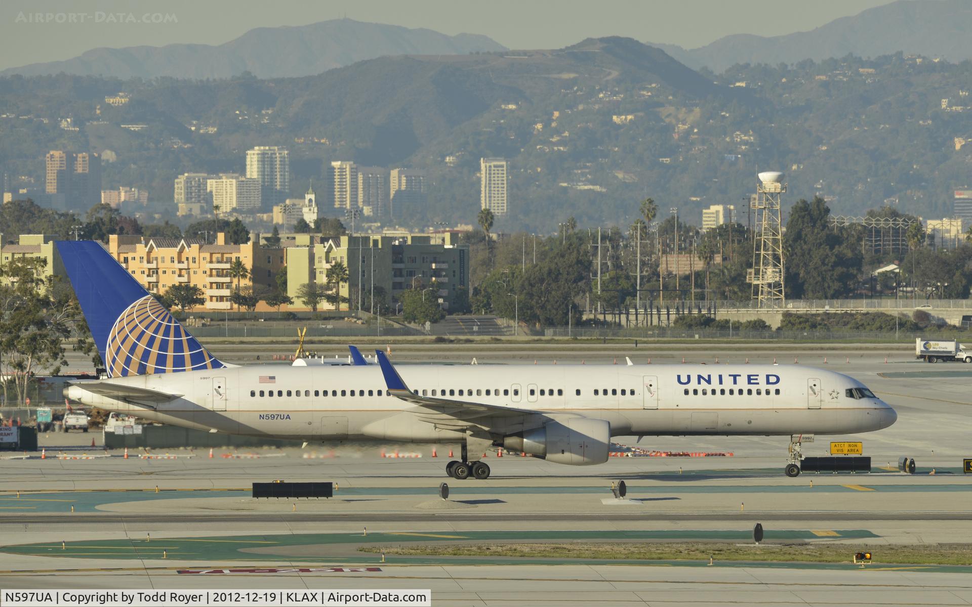 N597UA, 1998 Boeing 757-222 C/N 28750, Taxiing to gate at LAX