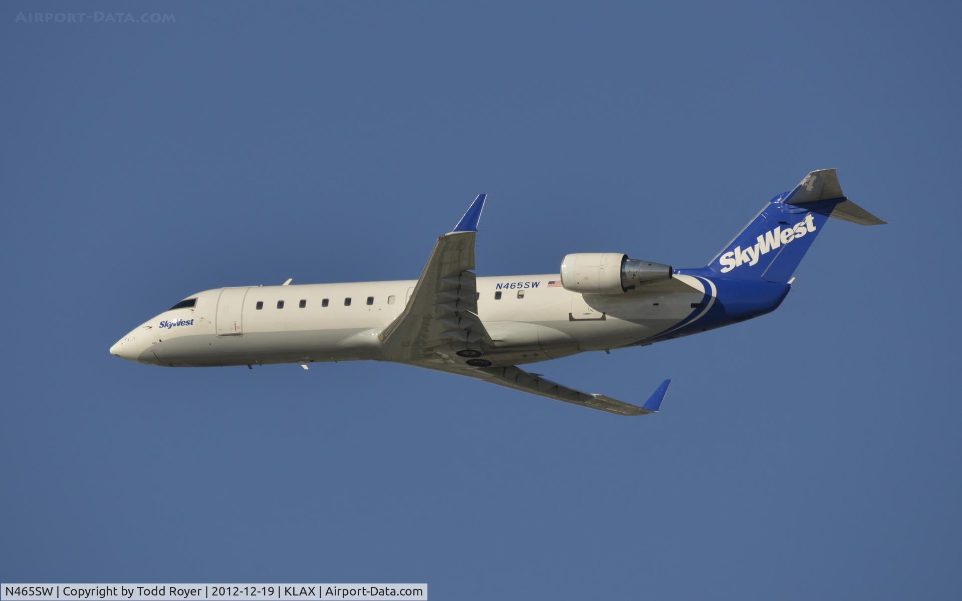 N465SW, 2003 Bombardier CRJ-200 (CL-600-2B19) C/N 7845, Departing LAX