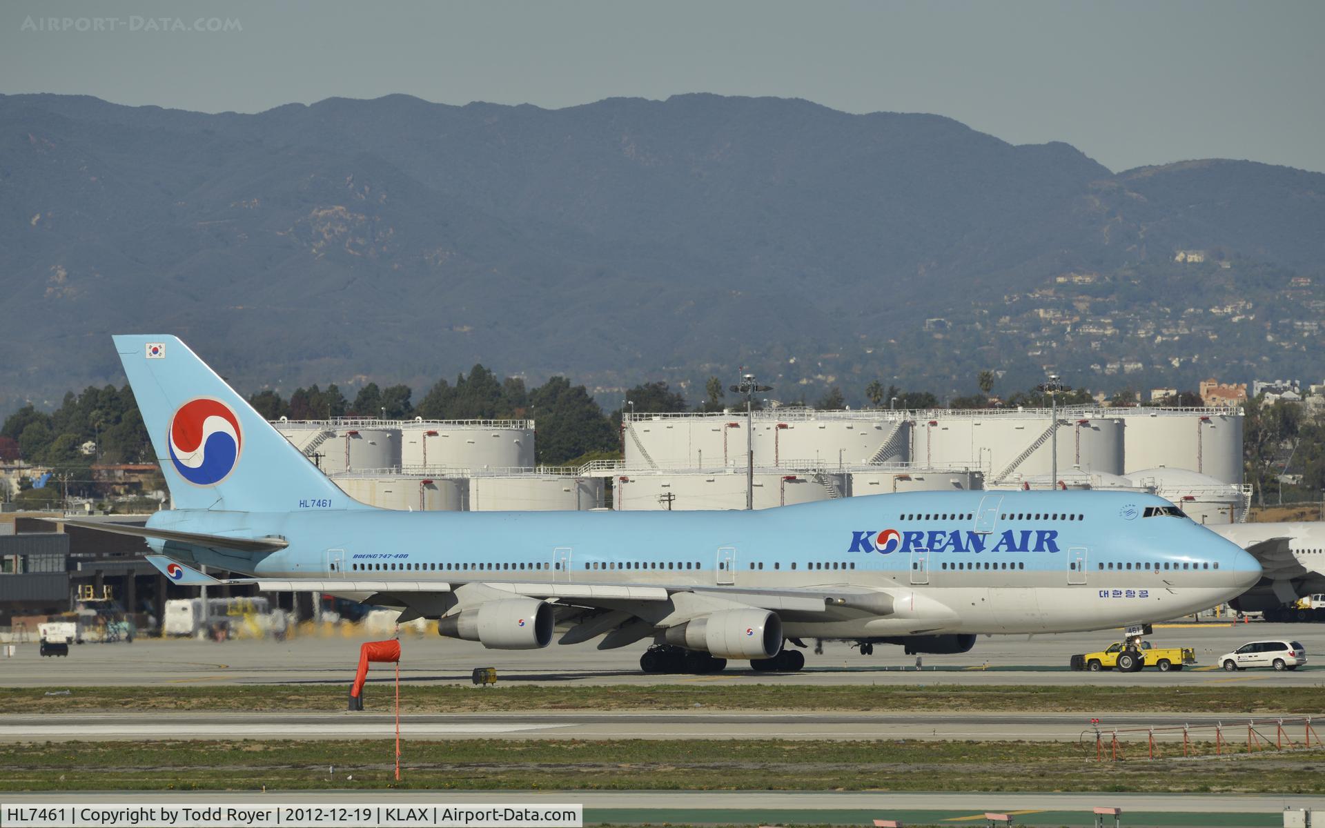 HL7461, 1997 Boeing 747-4B5 C/N 26405, Taxiing for departure