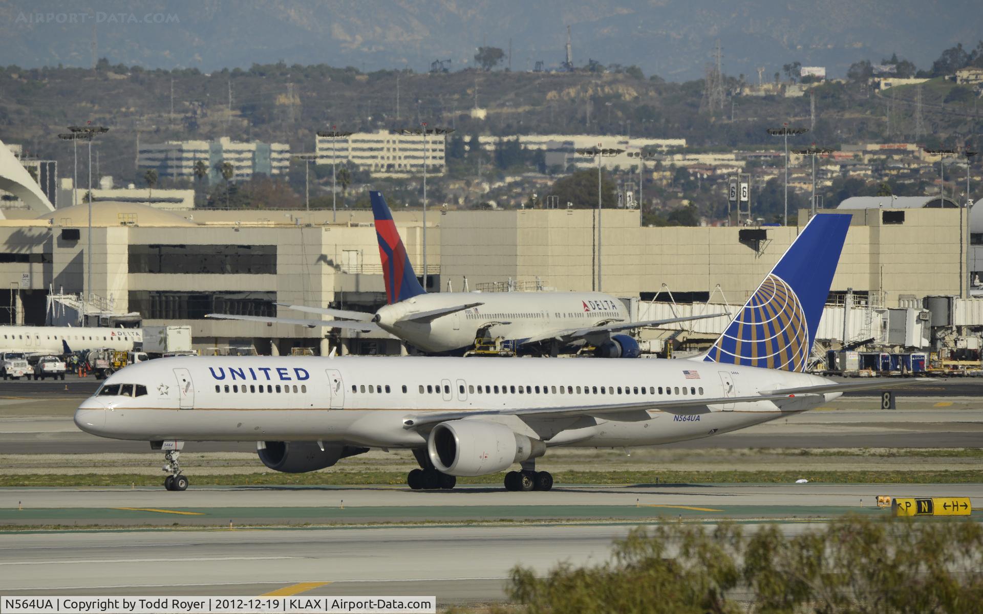N564UA, 1992 Boeing 757-222 C/N 26666, Arrived at LAX on 25L