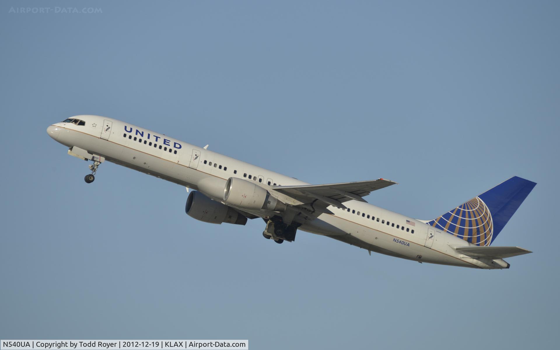 N540UA, 1991 Boeing 757-222 C/N 25252, Departing LAX