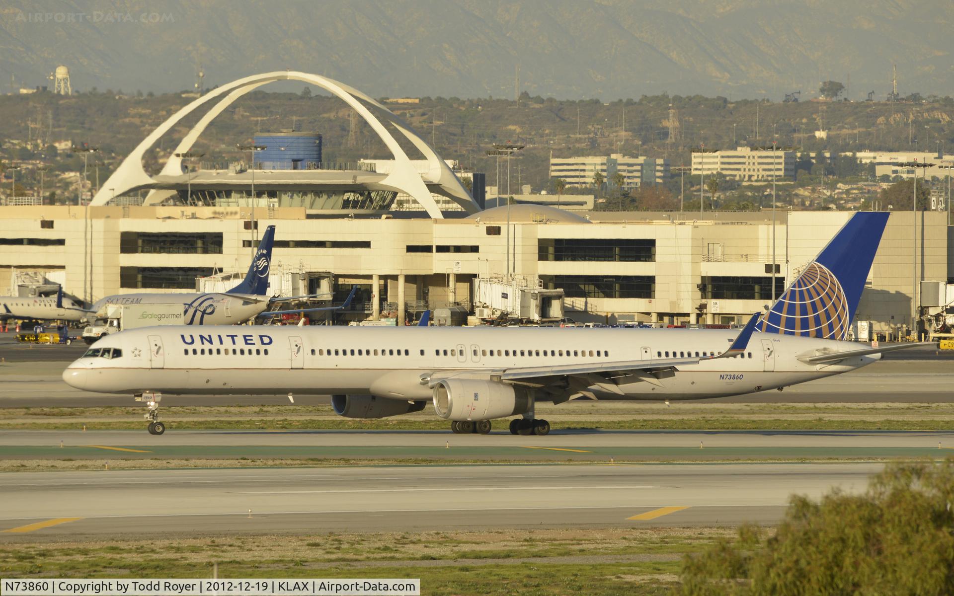 N73860, 2001 Boeing 757-33N C/N 32584, Arrived at LAX on 25L