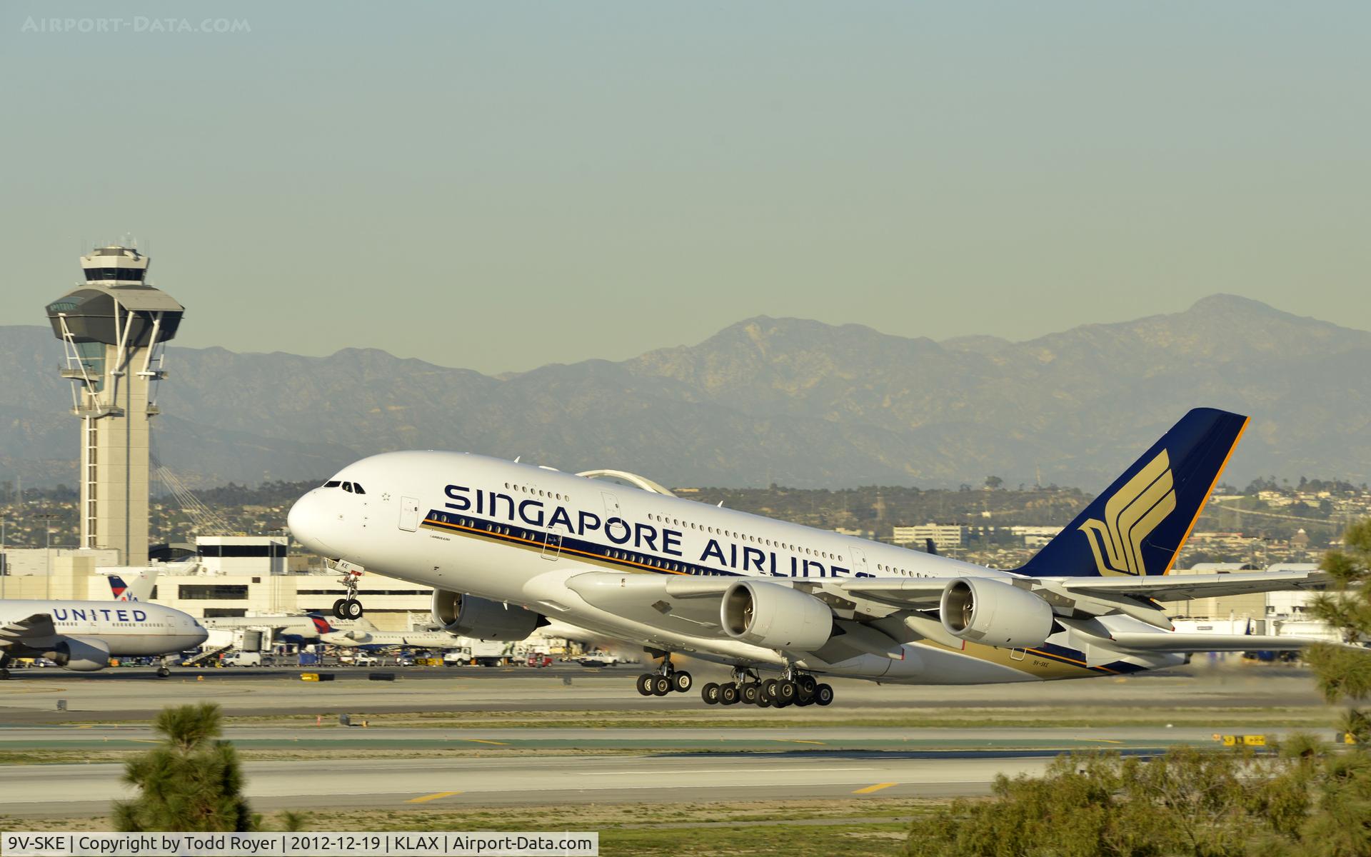 9V-SKE, 2007 Airbus A380-841 C/N 010, Departing LAX on 25L