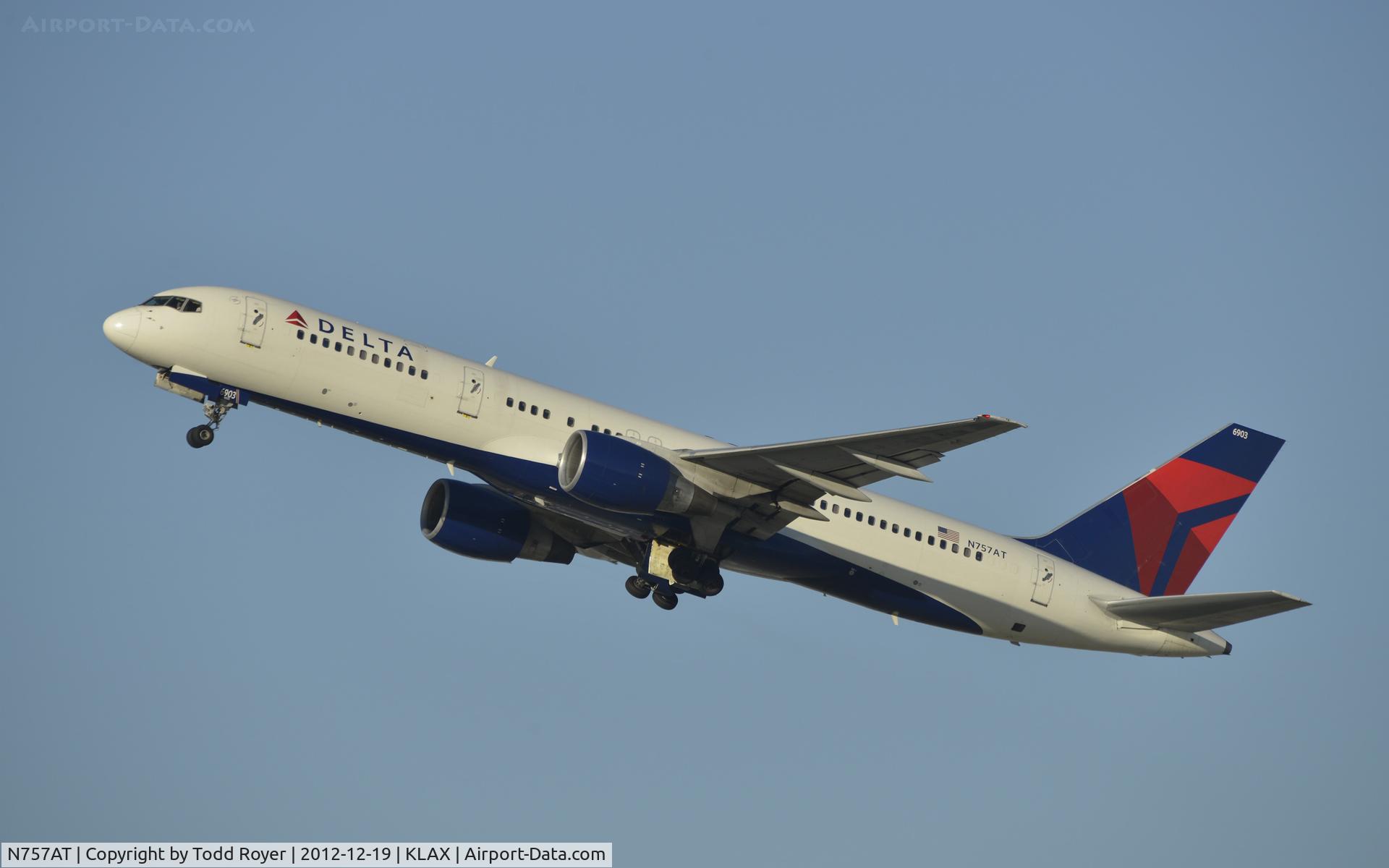 N757AT, 1984 Boeing 757-212 C/N 23127, Departing LAX