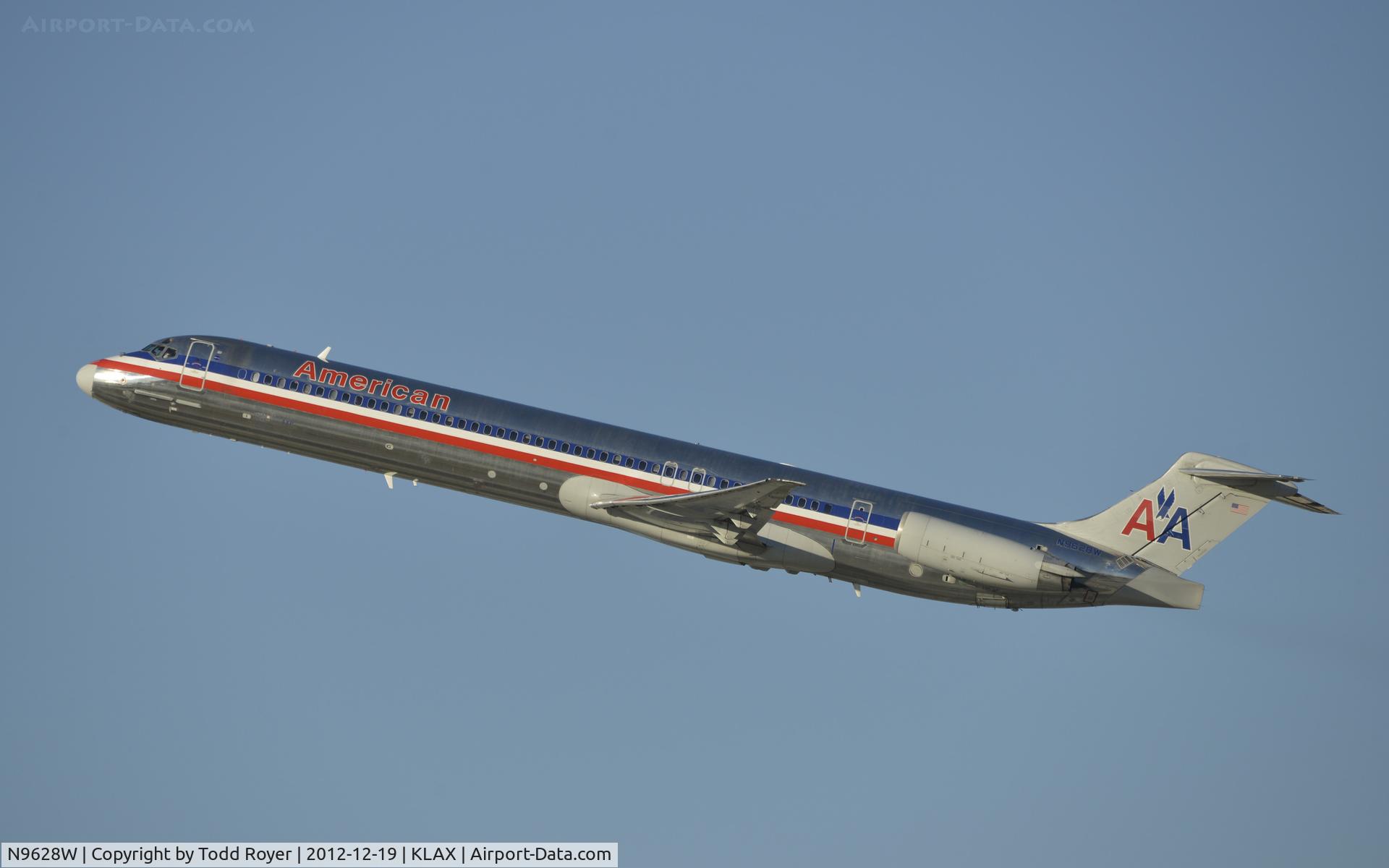 N9628W, 1998 McDonnell Douglas MD-83 (DC-9-83) C/N 53598, Departing LAX