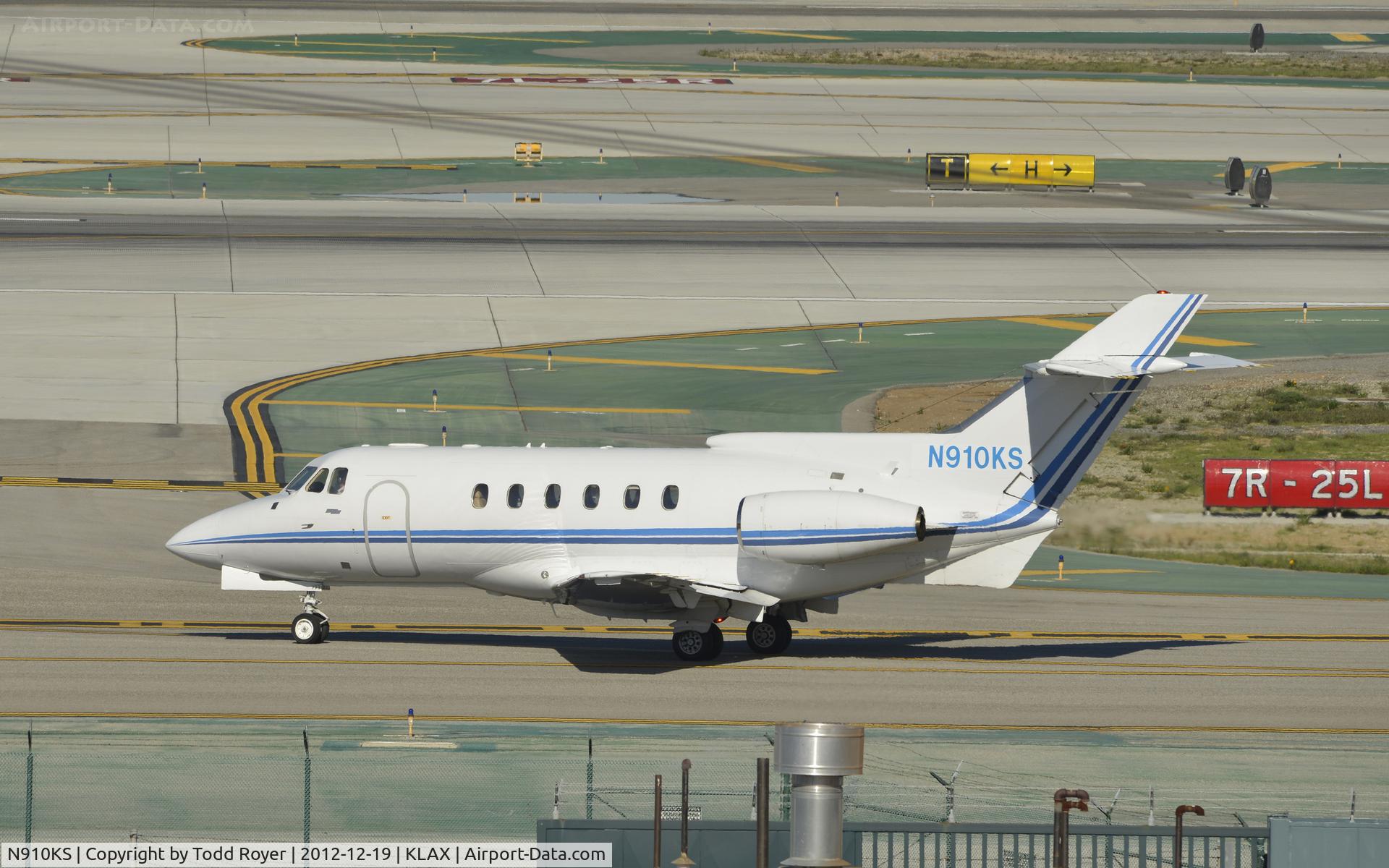 N910KS, 1982 British Aerospace HS.125-700A C/N NA0328, Taxiing for departure