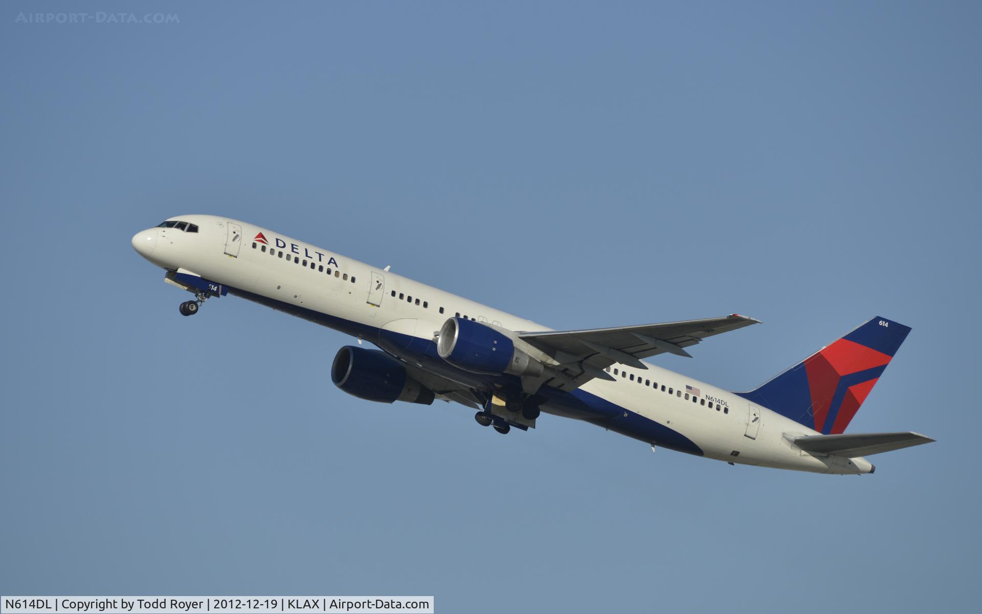 N614DL, 1985 Boeing 757-232 C/N 22821, Departing LAX