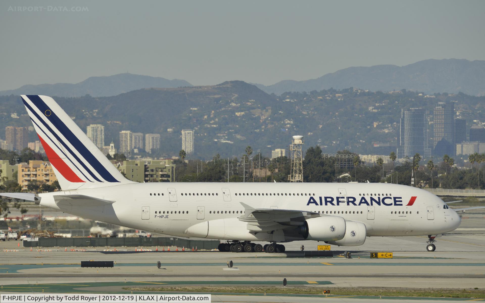 F-HPJE, 2010 Airbus A380-861 C/N 052, Taxiing to gate