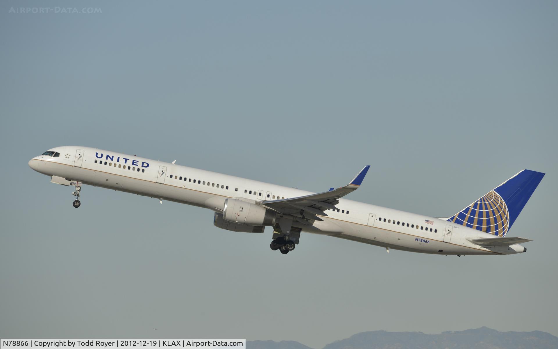 N78866, 2002 Boeing 757-33N C/N 32591, Departing LAX