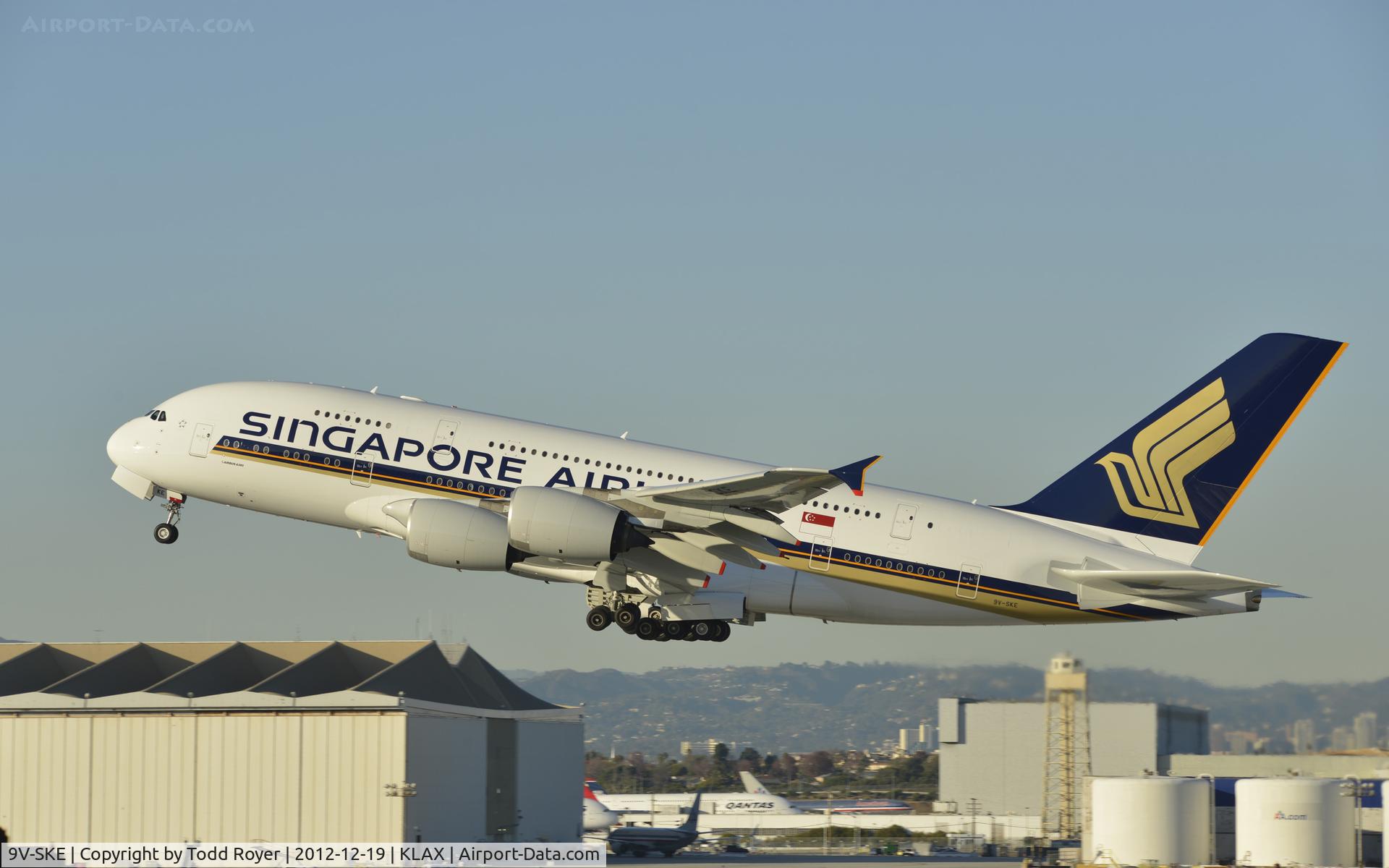 9V-SKE, 2007 Airbus A380-841 C/N 010, Departing LAX