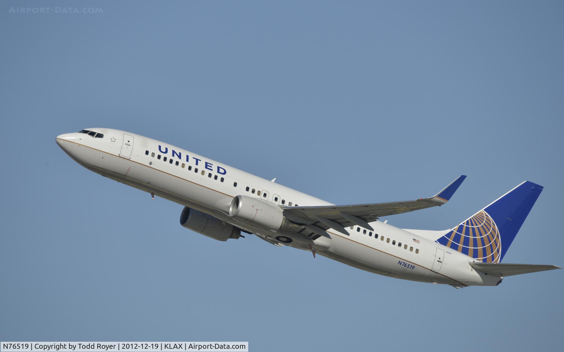 N76519, 2009 Boeing 737-824 C/N 30132, Departing LAX