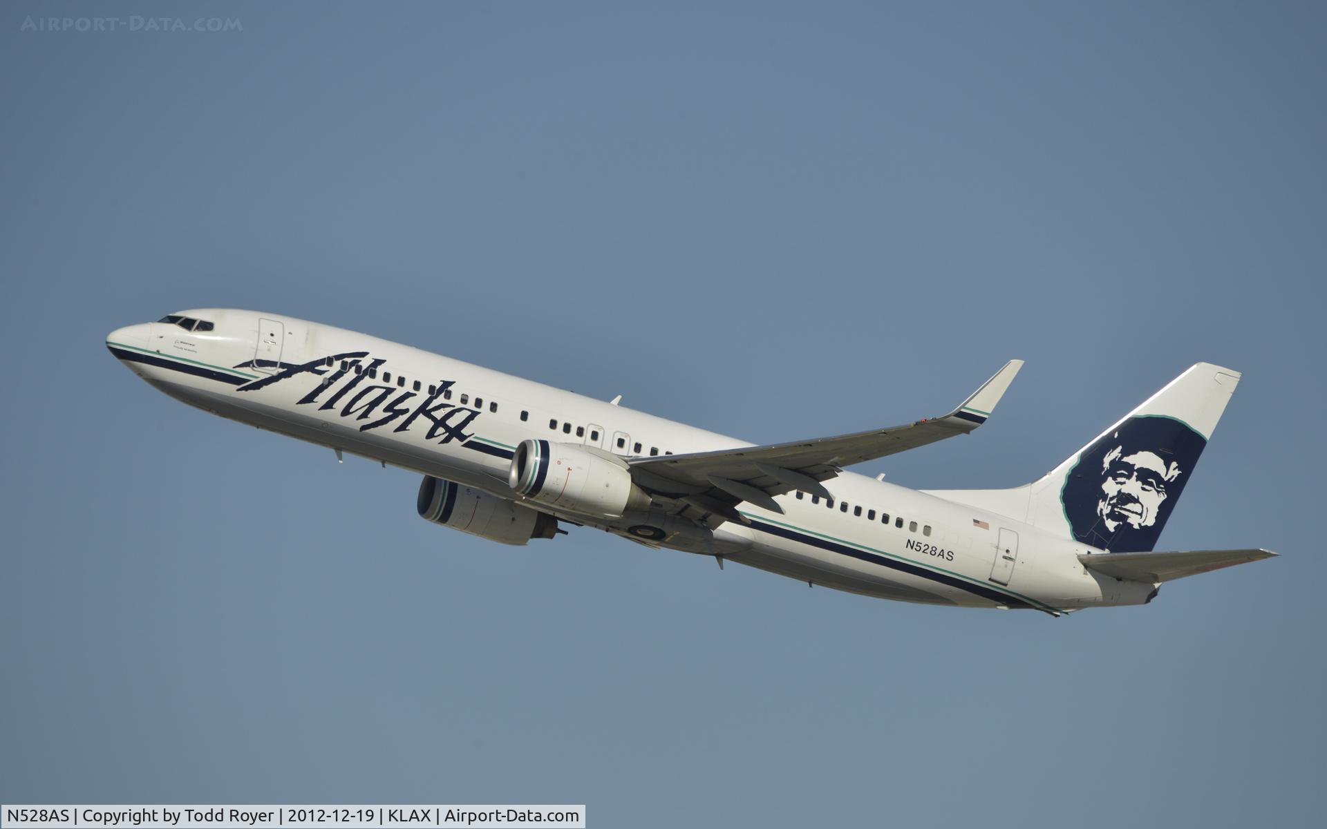 N528AS, 2009 Boeing 737-890 C/N 35695, Departing LAX