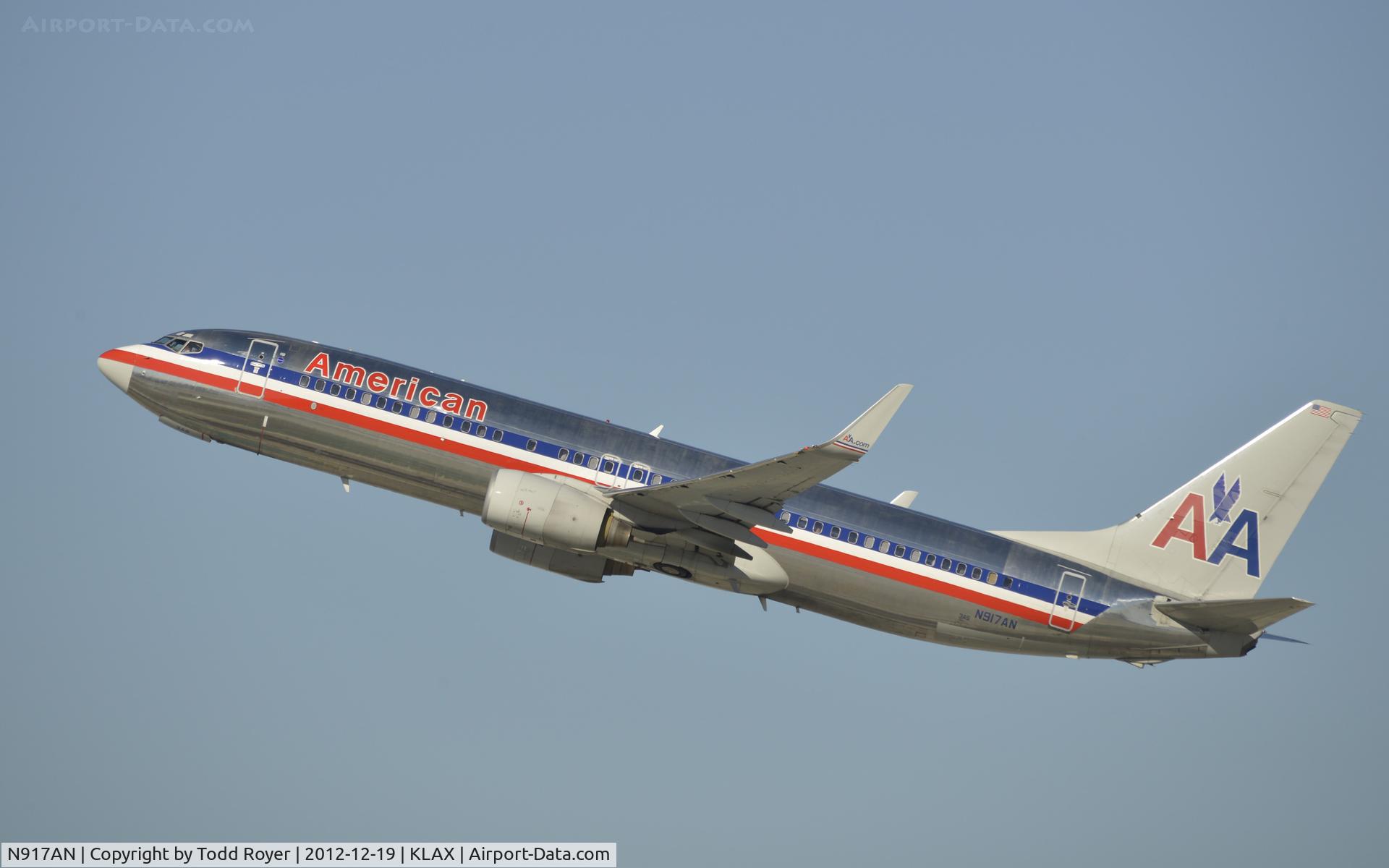 N917AN, 1999 Boeing 737-823 C/N 29518, Departing LAX