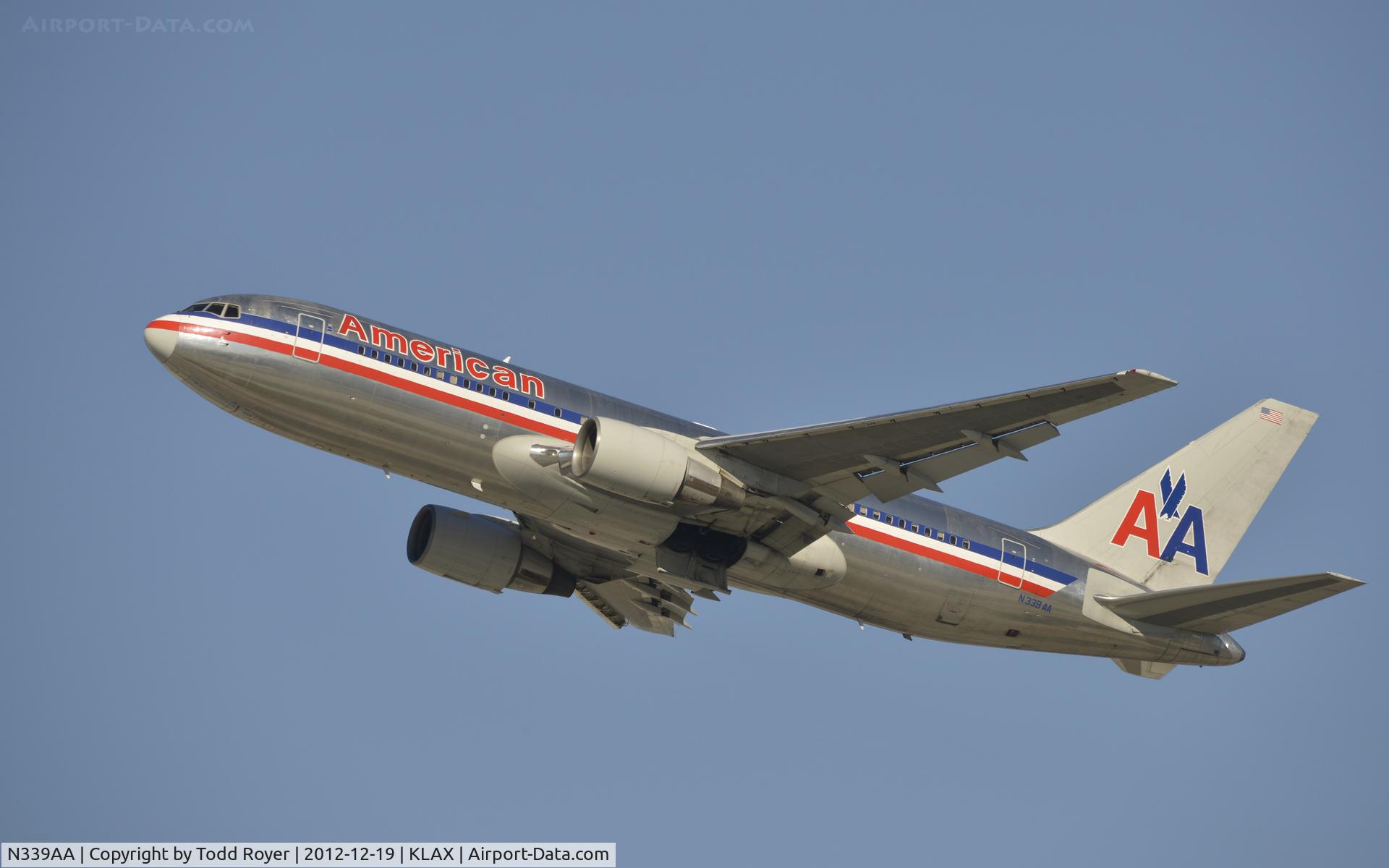 N339AA, 1988 Boeing 767-223 C/N 22336, Departing LAX