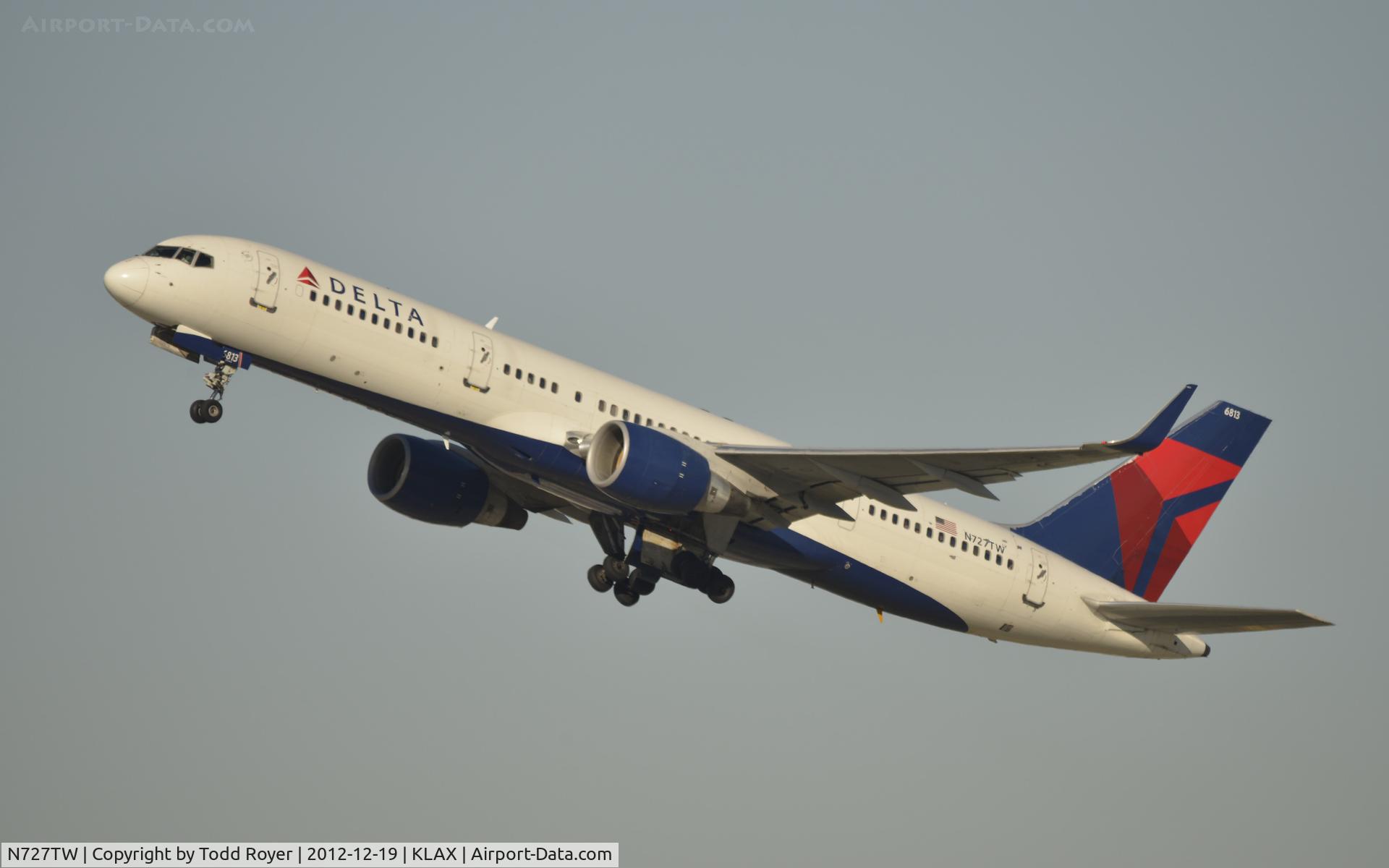 N727TW, 1999 Boeing 757-231 C/N 30340, Departing LAX