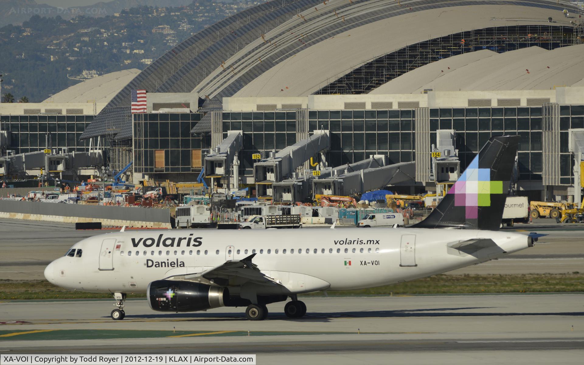 XA-VOI, Airbus A319-132 C/N 2657, Taxiing to gate