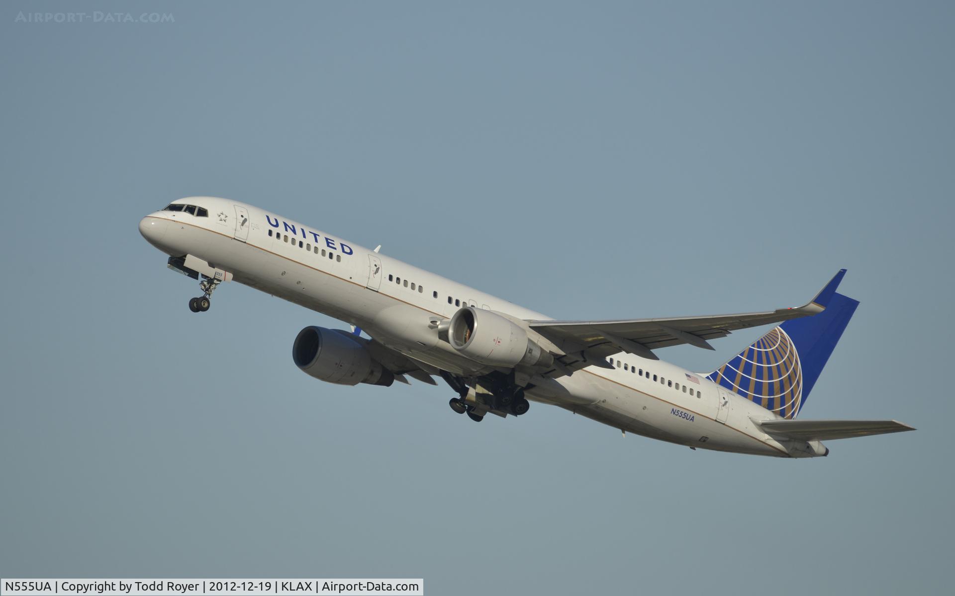 N555UA, 1992 Boeing 757-222 C/N 26647, Departing LAX