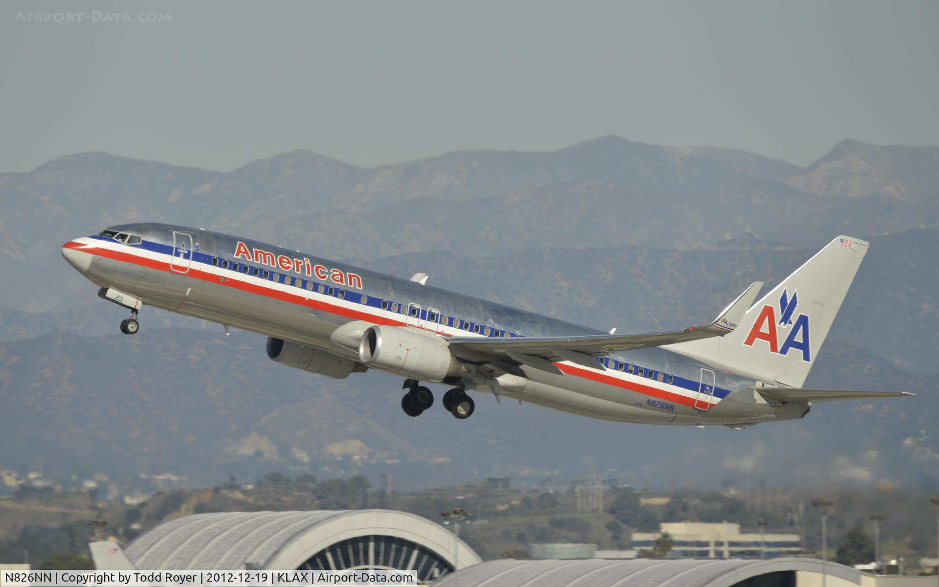N826NN, 2010 Boeing 737-823 C/N 31089, Departing LAX