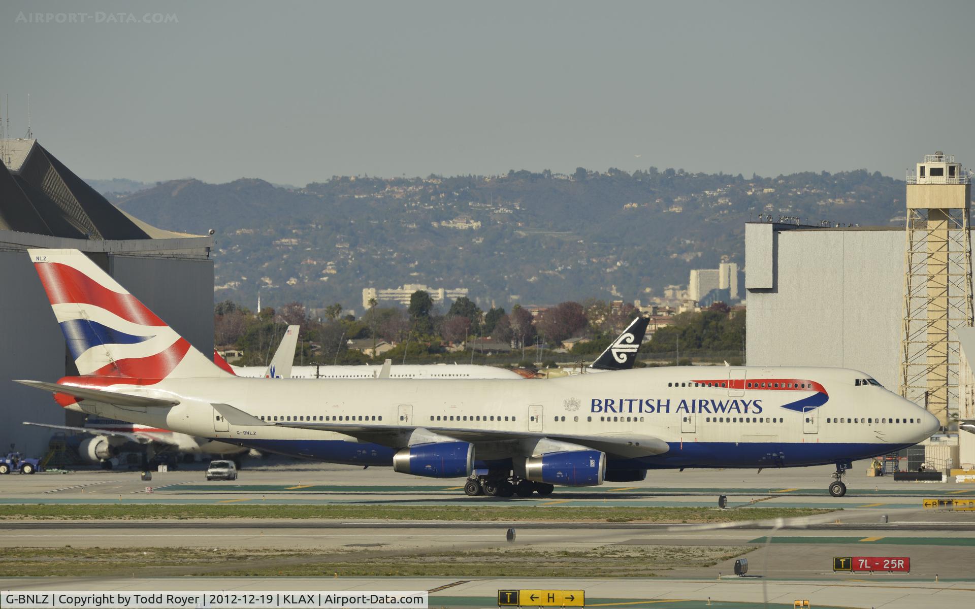 G-BNLZ, 1993 Boeing 747-436 C/N 27091, Taxiing to gate