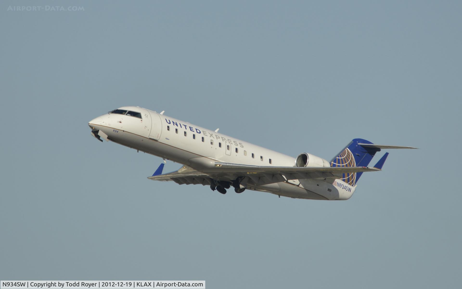 N934SW, 2002 Canadair CL-600-2B19 Regional Jet CRJ-200LR C/N 7722, Departing LAX