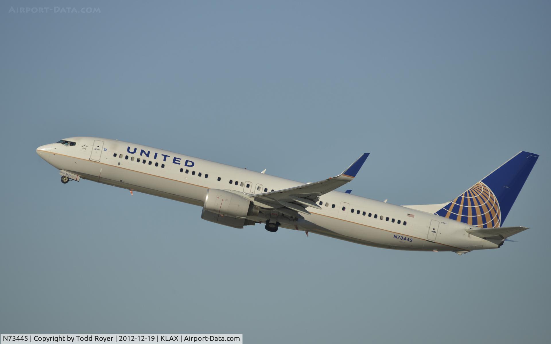 N73445, 2011 Boeing 737-924/ER C/N 40000, Departing LAX