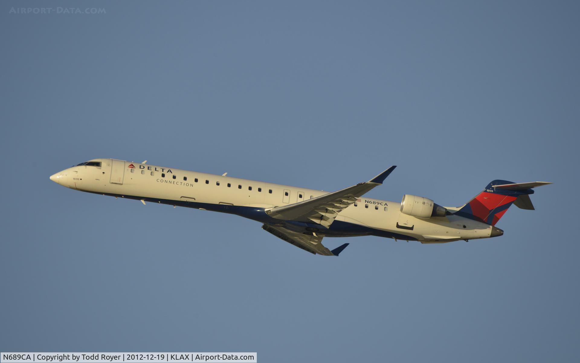 N689CA, 2007 Bombardier CRJ-900ER (CL-600-2D24) C/N 15133, Departing LAX