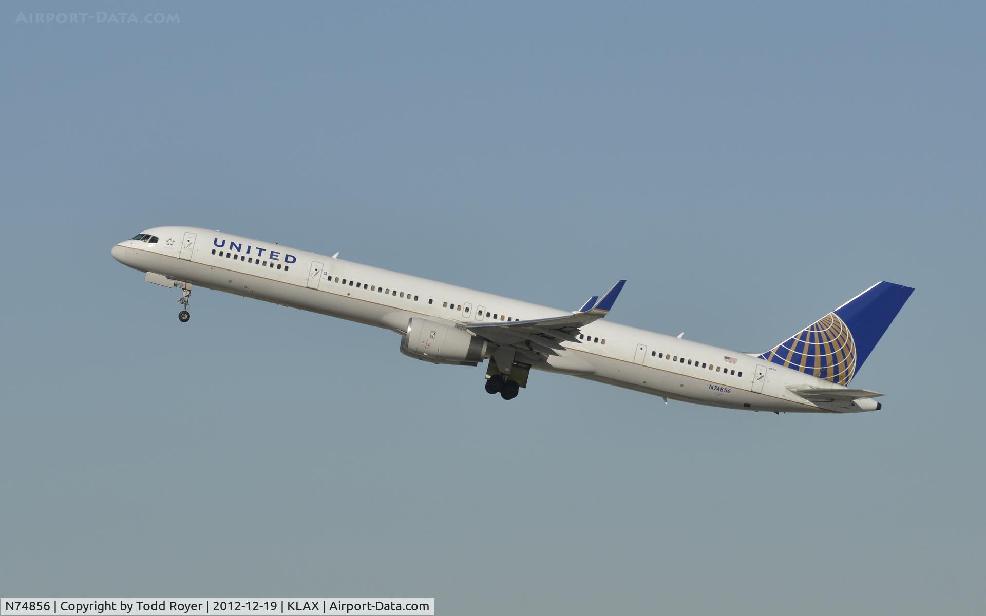 N74856, 2004 Boeing 757-324 C/N 32815, Departing LAX