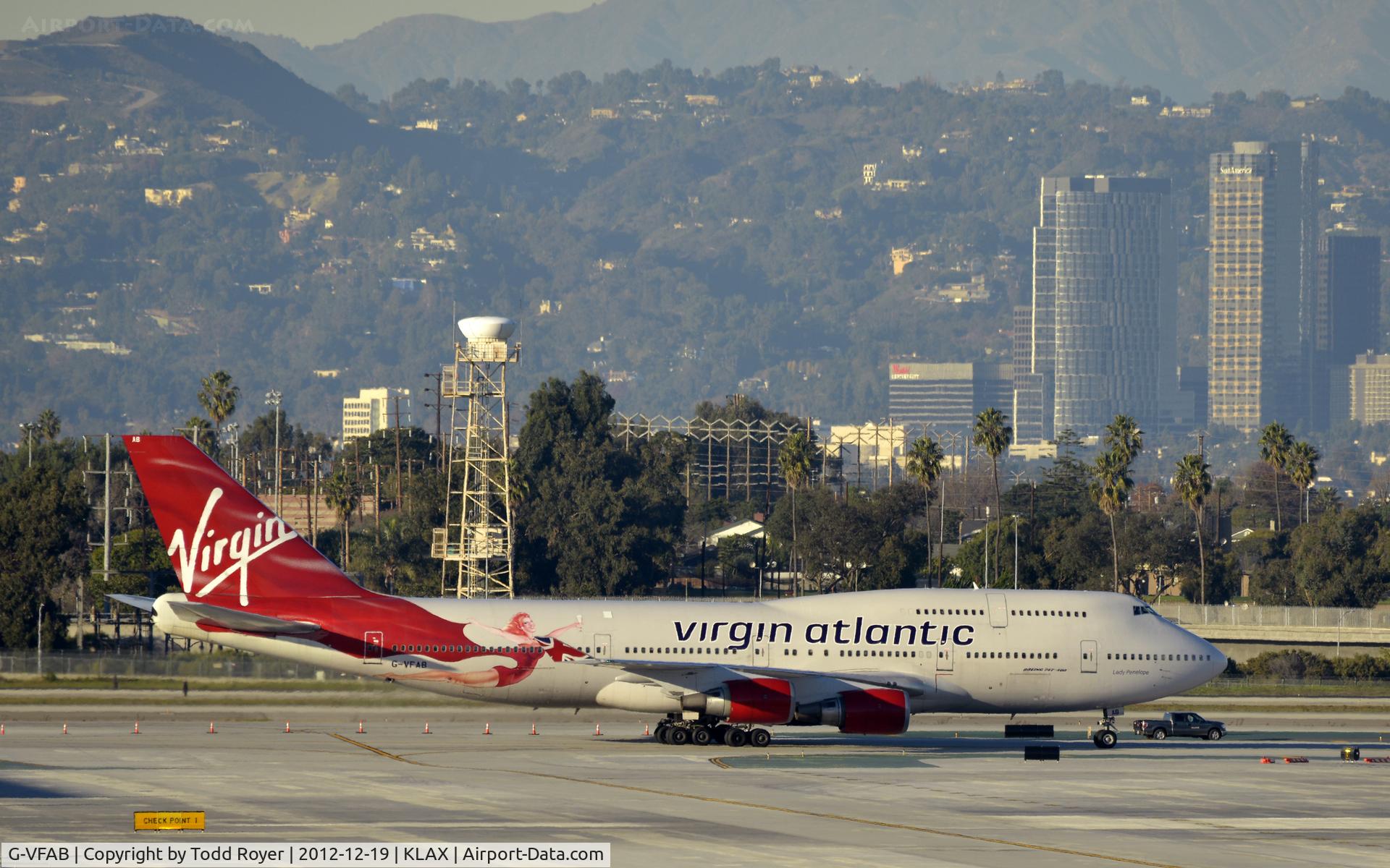 G-VFAB, 1994 Boeing 747-4Q8 C/N 24958, Taxiing to gate