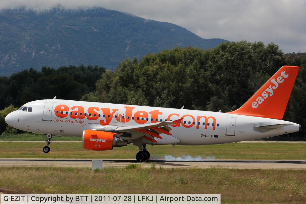 G-EZIT, 2005 Airbus A319-111 C/N 2538, Smoky landing