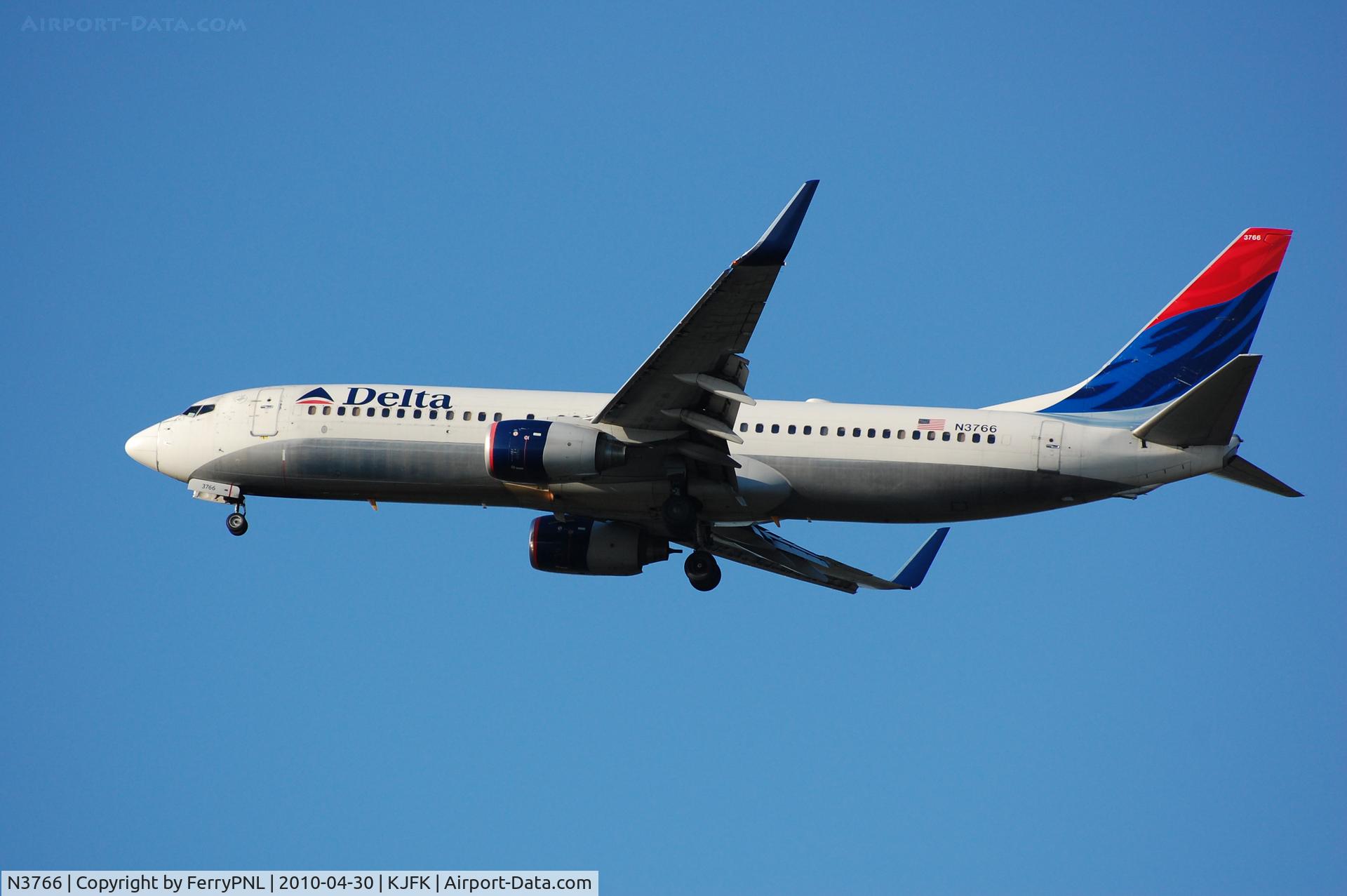 N3766, 2001 Boeing 737-832 C/N 30820, DL B738 landing at JFK