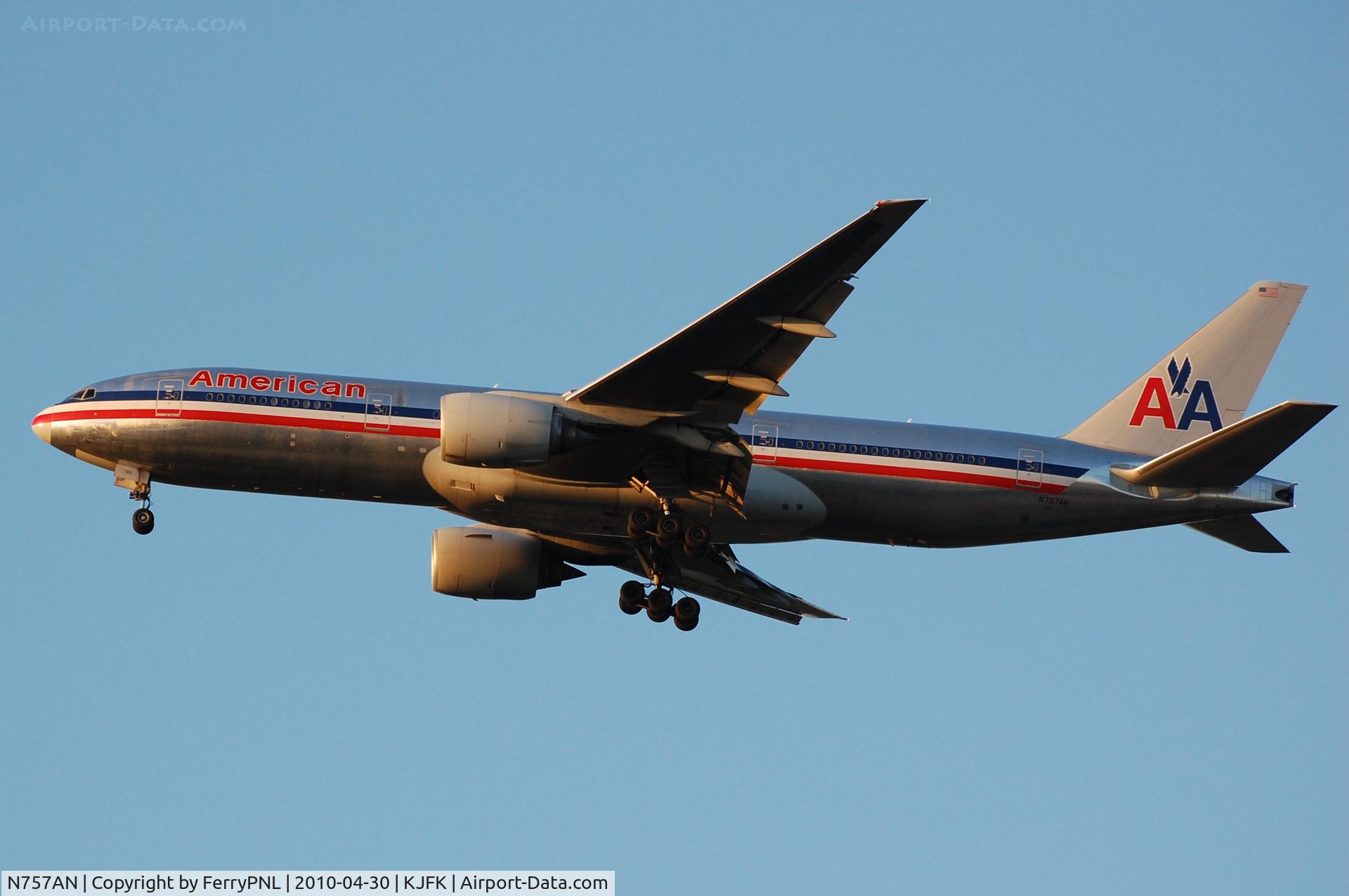 N757AN, 2001 Boeing 777-223 C/N 32636, AA B772 N757AN arriving just before sunset.