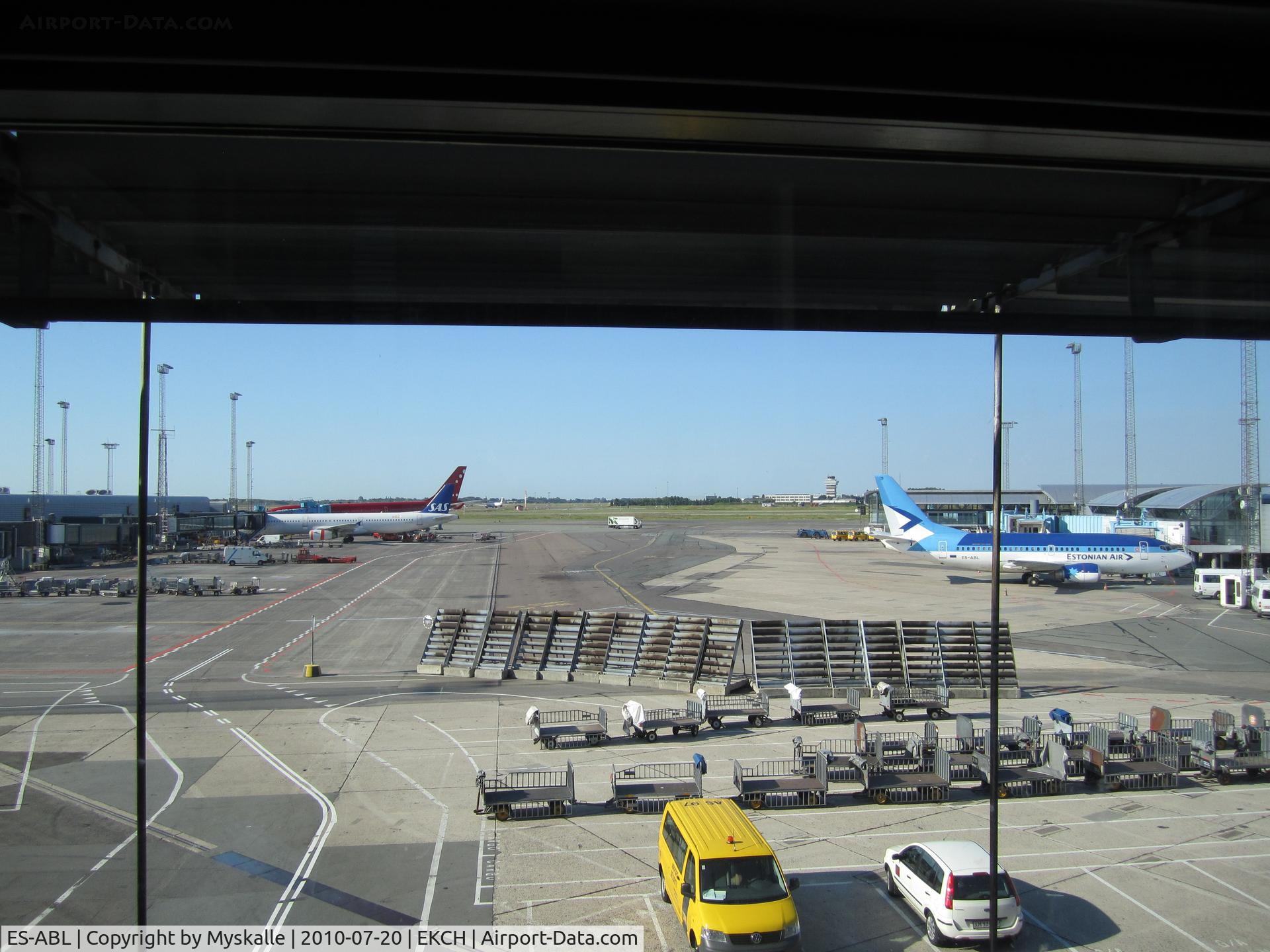 ES-ABL, 1998 Boeing 737-5L9 C/N 28997, Taken from the coffee shop