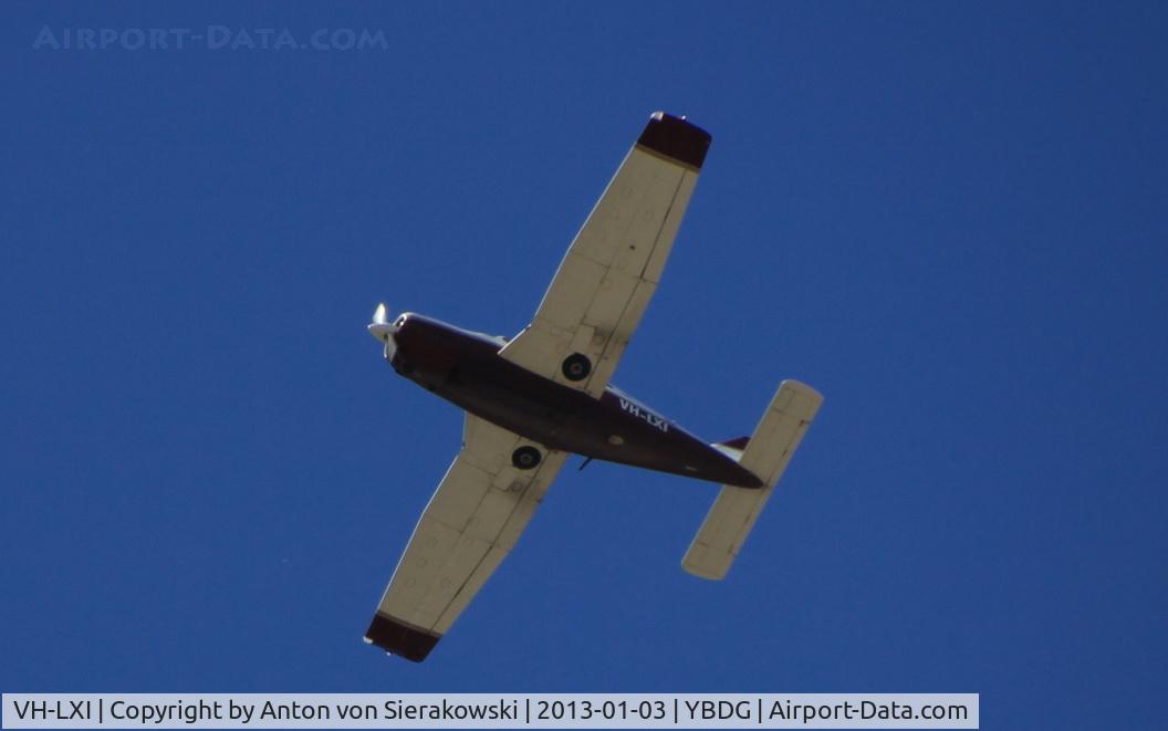 VH-LXI, 2000 Piper PA-28R-201 Cherokee Arrow III C/N 2844025, VH-LXI @ YBDG Overflying