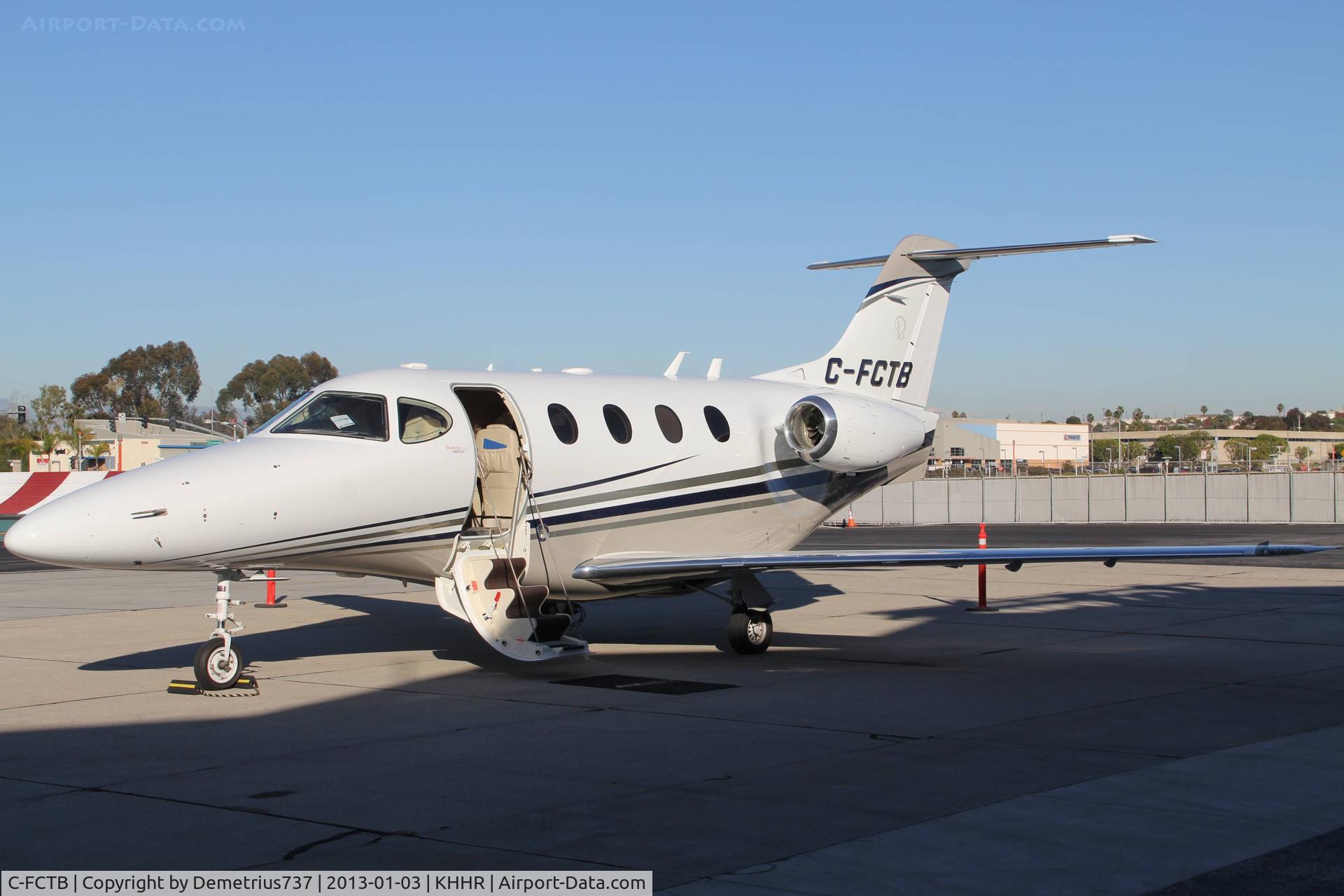 C-FCTB, 2010 Hawker Beechcraft 390 Premier 1A C/N RB-271, Ready for taxi out of Jet Center.