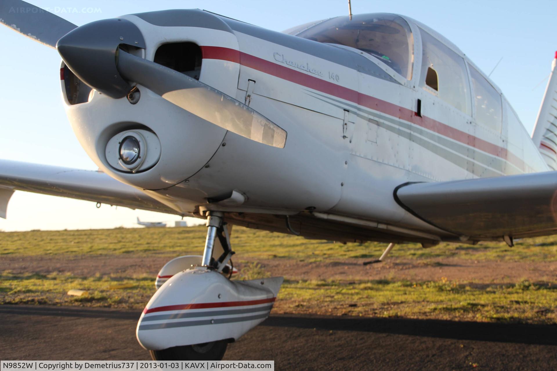 N9852W, 1967 Piper PA-28-140 C/N 28-23365, Cherokee 140 parked at Catalina for lunch.