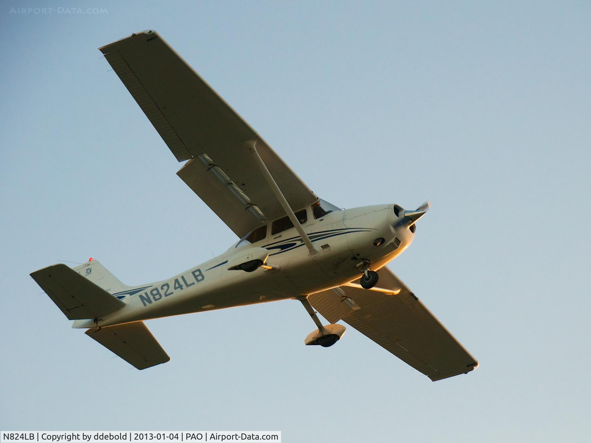 N824LB, 2005 Cessna 172S C/N 172S9824, N824LB coming in for landing at Palo Alto Airport