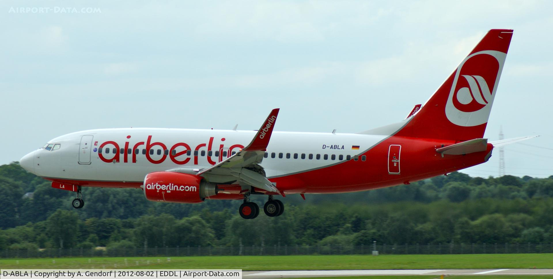 D-ABLA, 2007 Boeing 737-76J C/N 36114, Air Berlin, is landing on Runway 23L at Düsseldorf Int´l (EDDL)