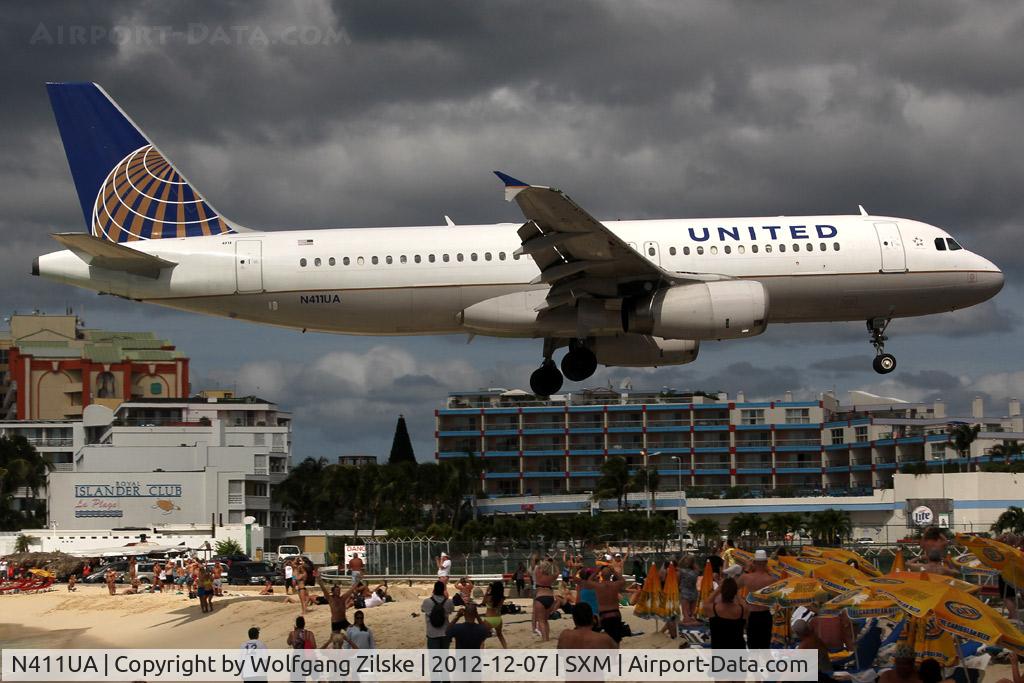 N411UA, 1994 Airbus A320-232 C/N 464, visitor