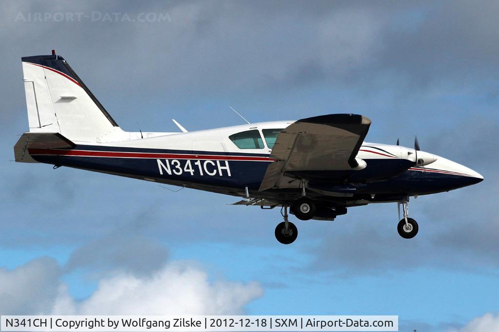 N341CH, 1980 Piper PA-23-250 Aztec C/N 27-8154006, visitor