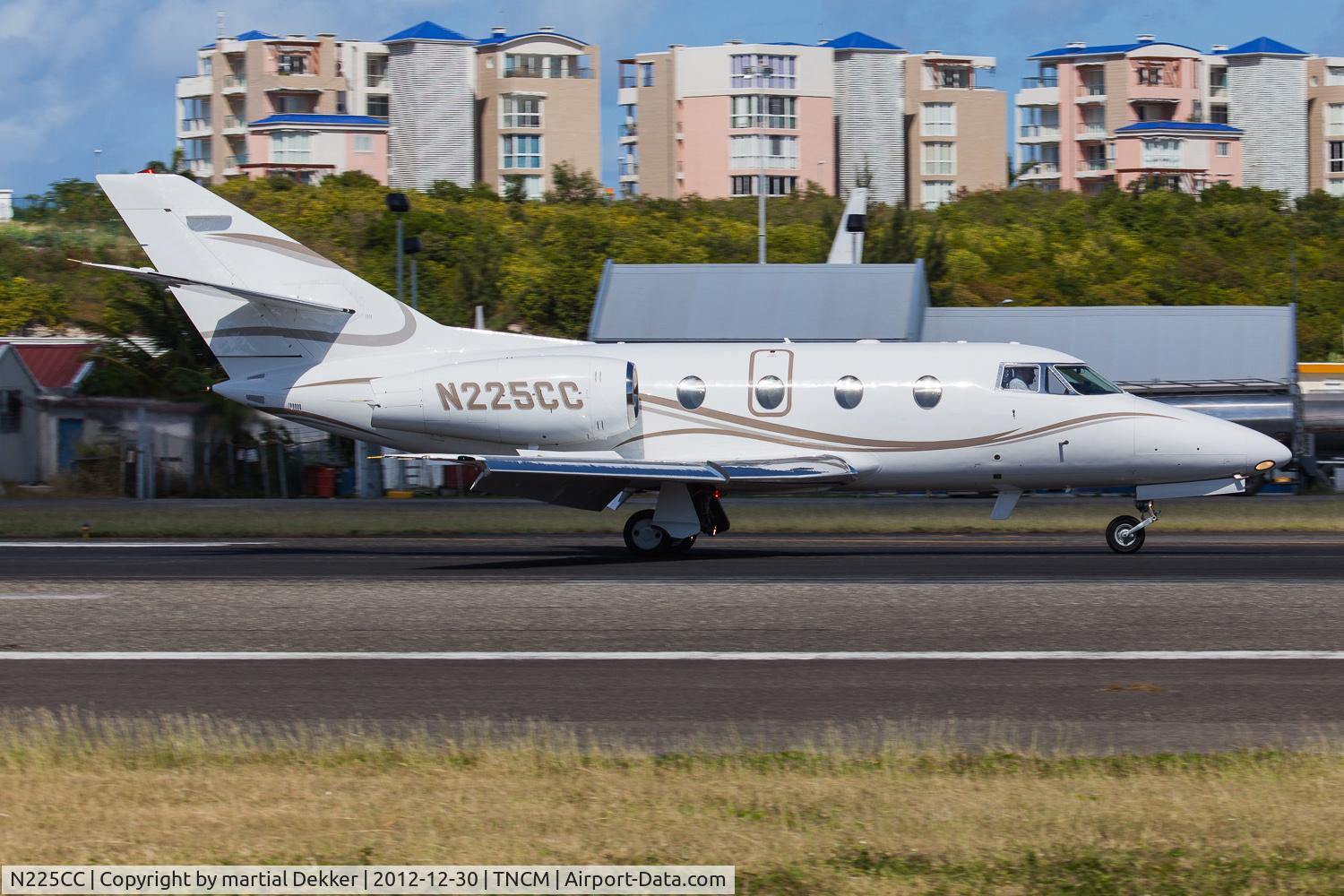 N225CC, 1989 Dassault Falcon 10 C/N 225, landing sxm
