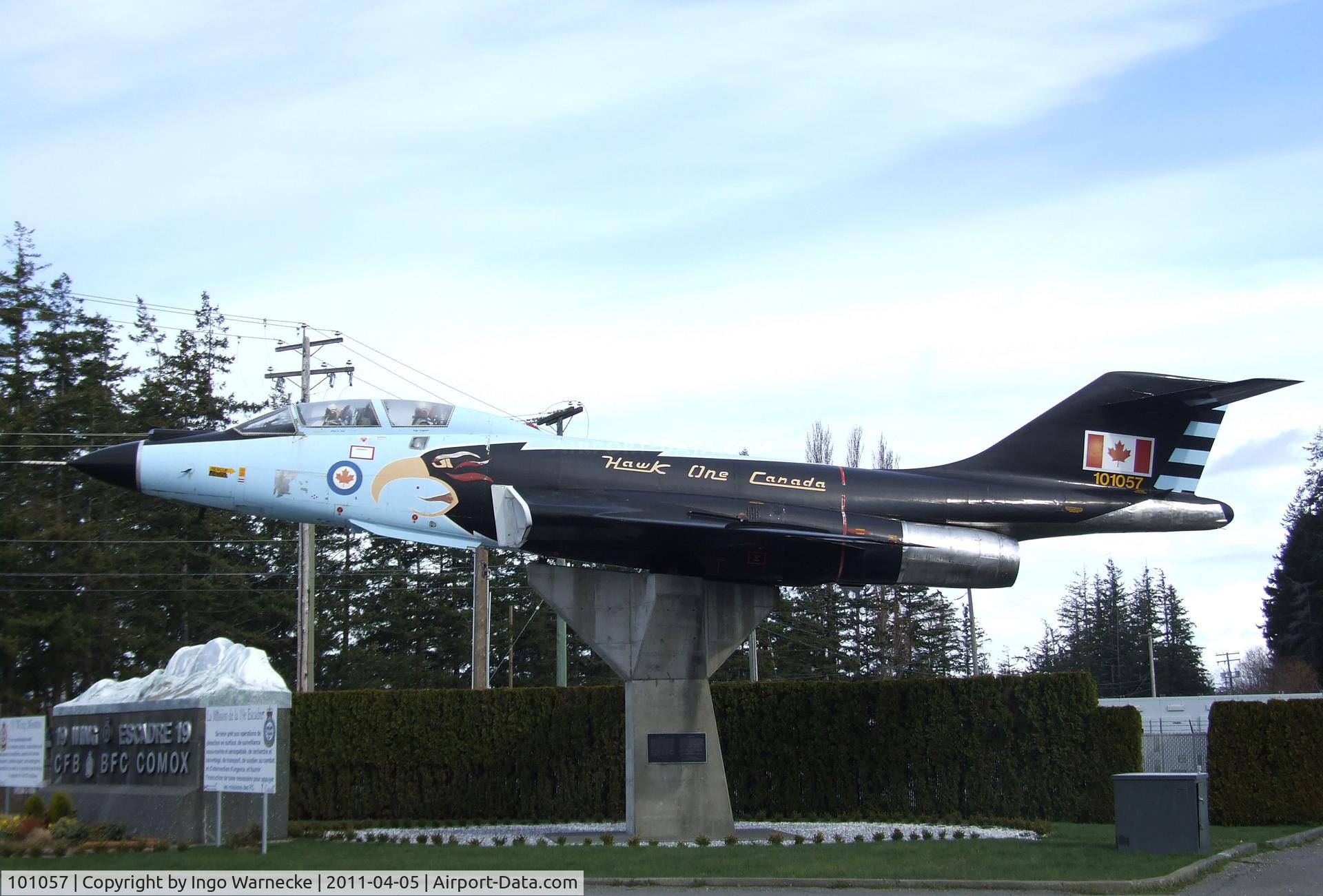 101057, 1957 McDonnell CF-101B Voodoo C/N 607, McDonnell CF-101B Voodoo outside CFB Comox