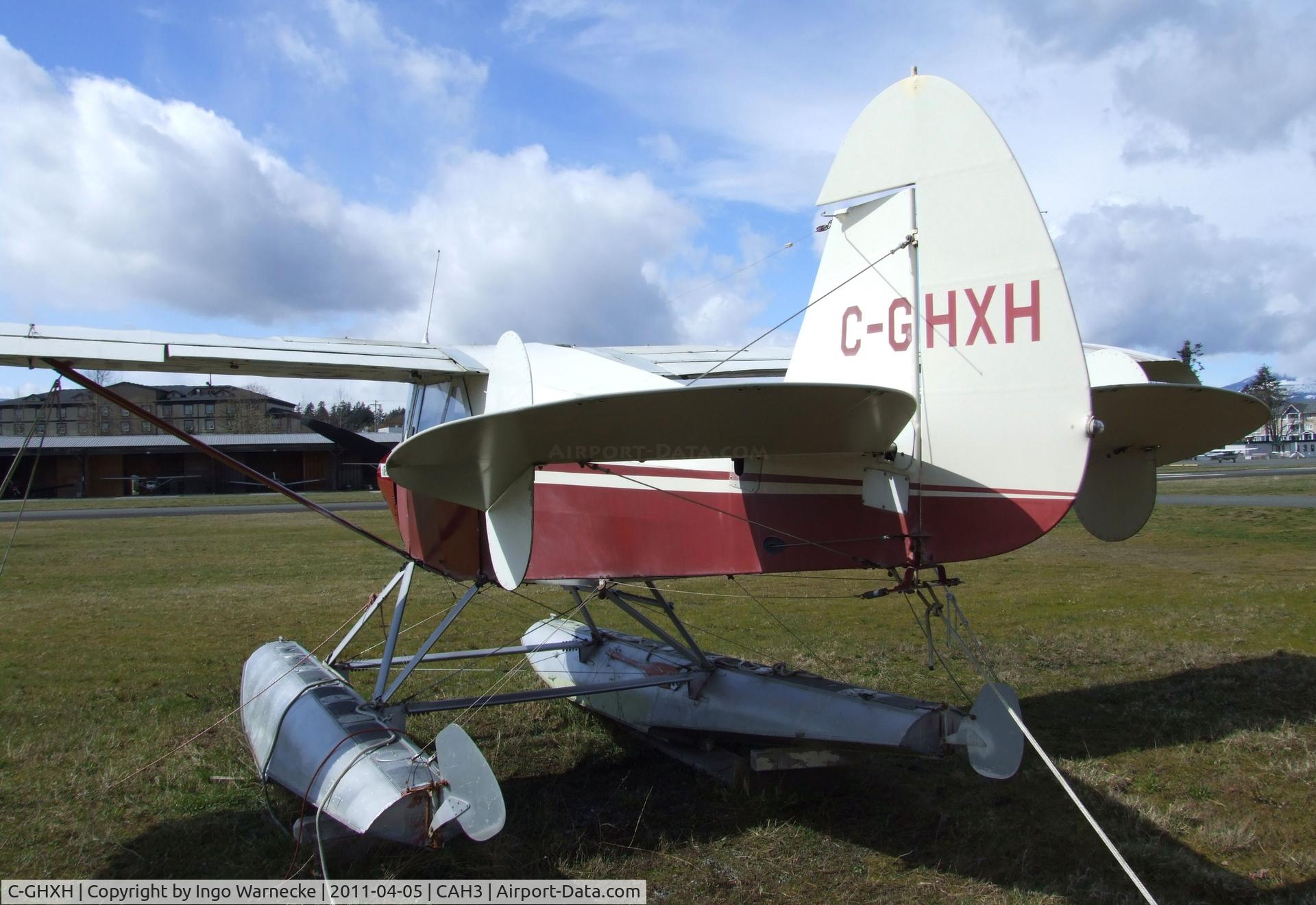 C-GHXH, 1960 Piper PA-22S-150 C/N 22 7528, Piper PA-22S-150 Tri-Pacer on floats at Courtenay Airpark, Courtenay BC