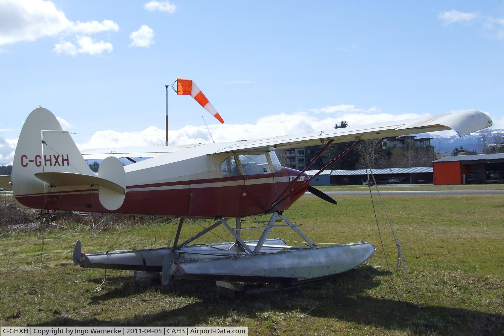 C-GHXH, 1960 Piper PA-22S-150 C/N 22 7528, Piper PA-22S-150 Tri-Pacer on floats at Courtenay Airpark, Courtenay BC